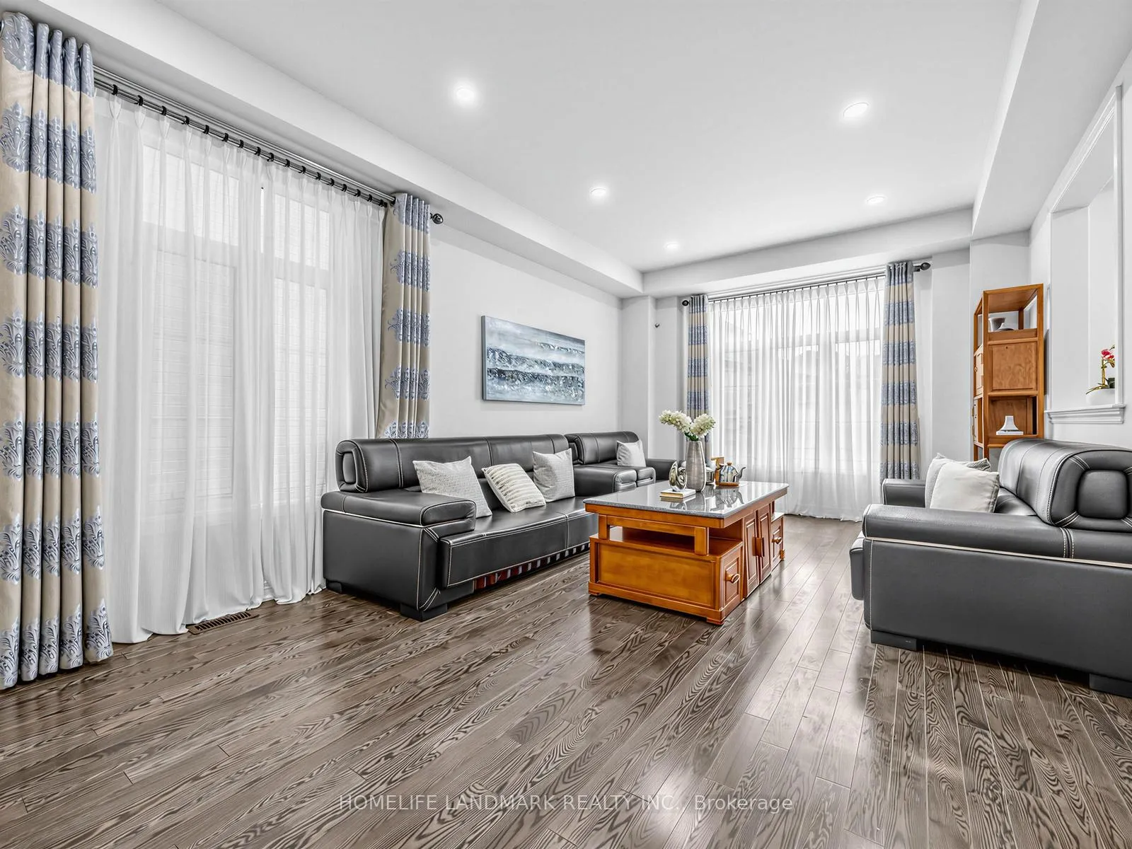 Photo 2 of 25 Gordon Landon Drive, Markham, Cornell — HOMEH
