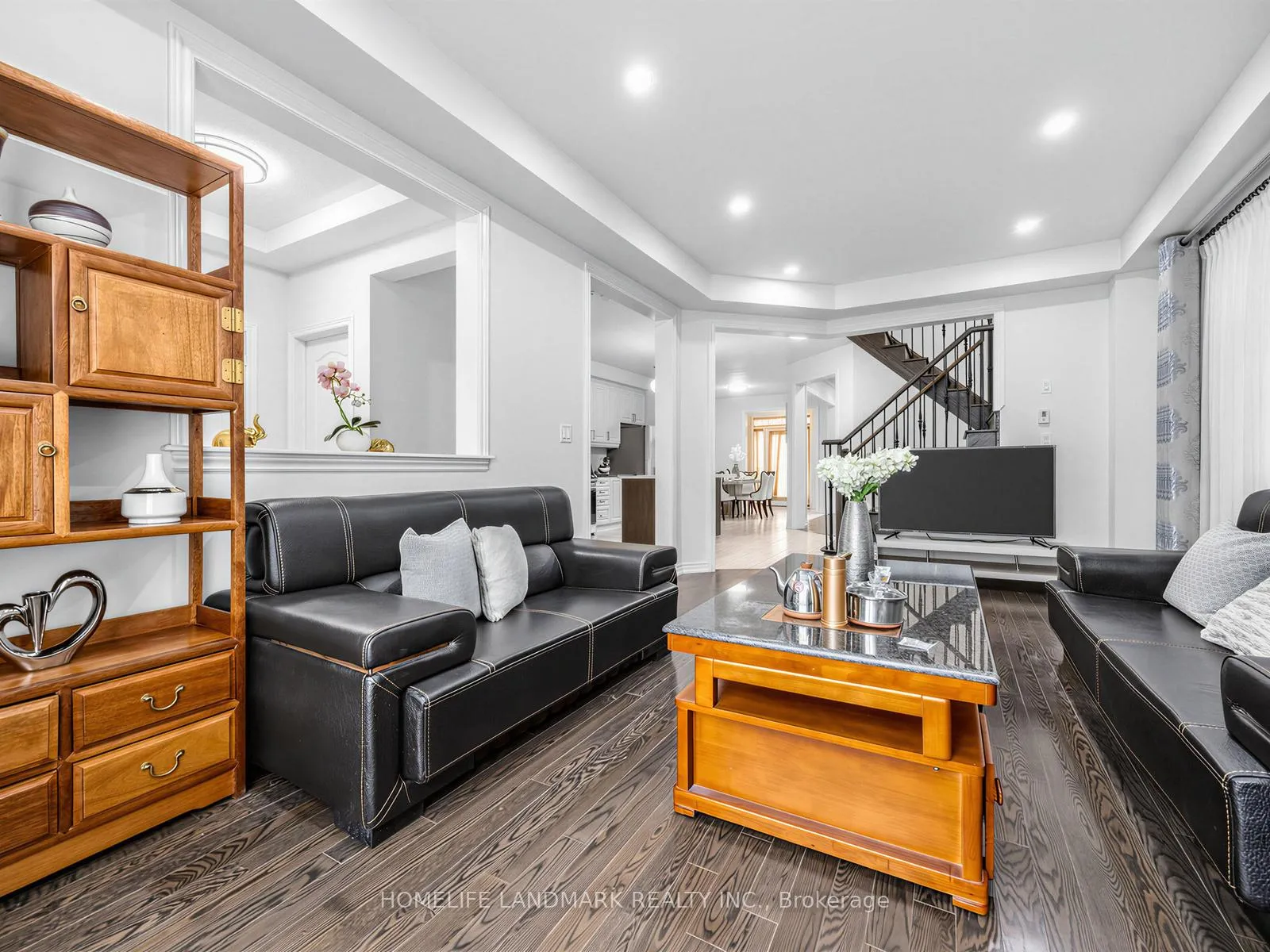 Photo 3 of 25 Gordon Landon Drive, Markham, Cornell — HOMEH