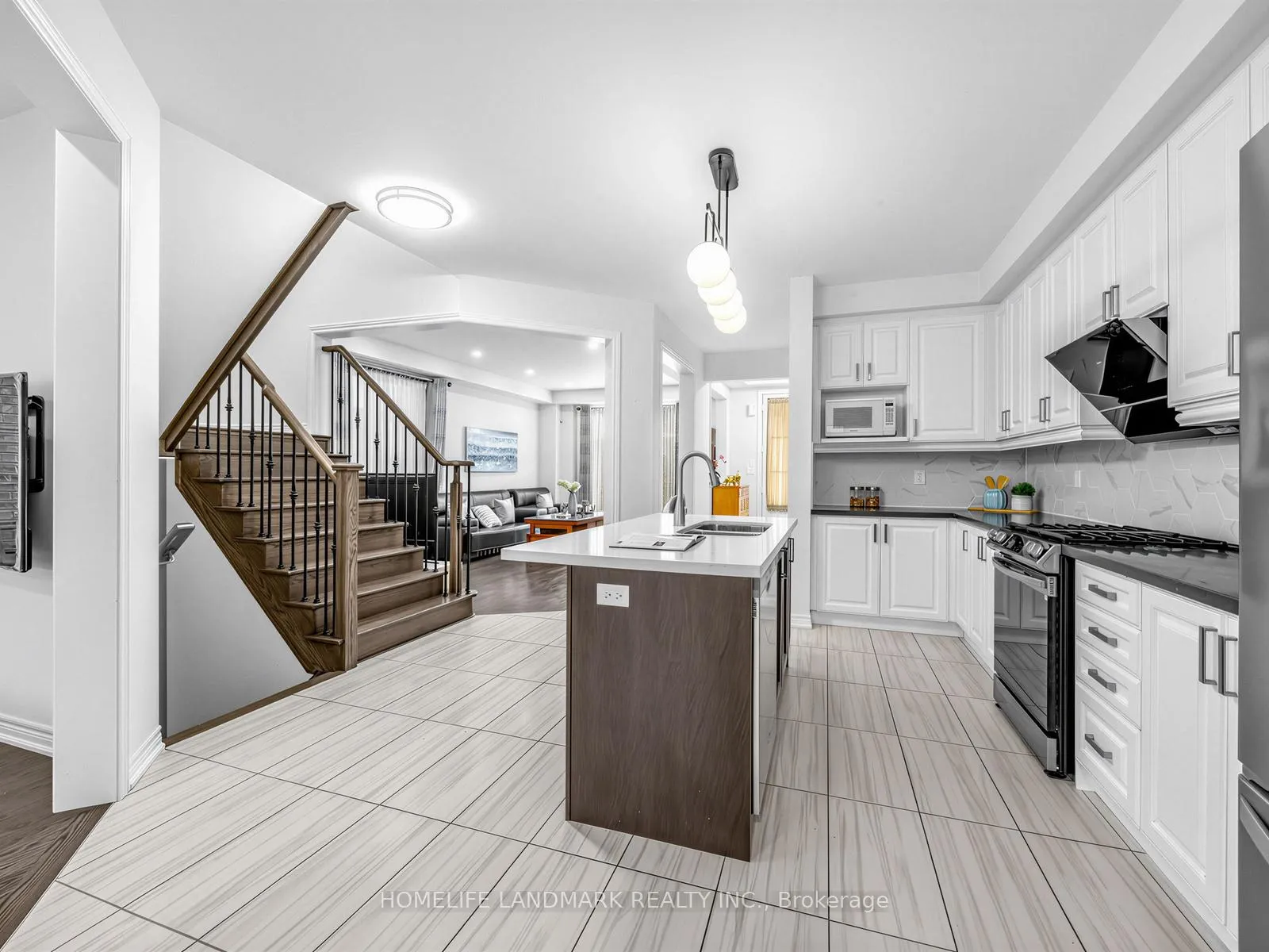 Photo 7 of 25 Gordon Landon Drive, Markham, Cornell — HOMEH