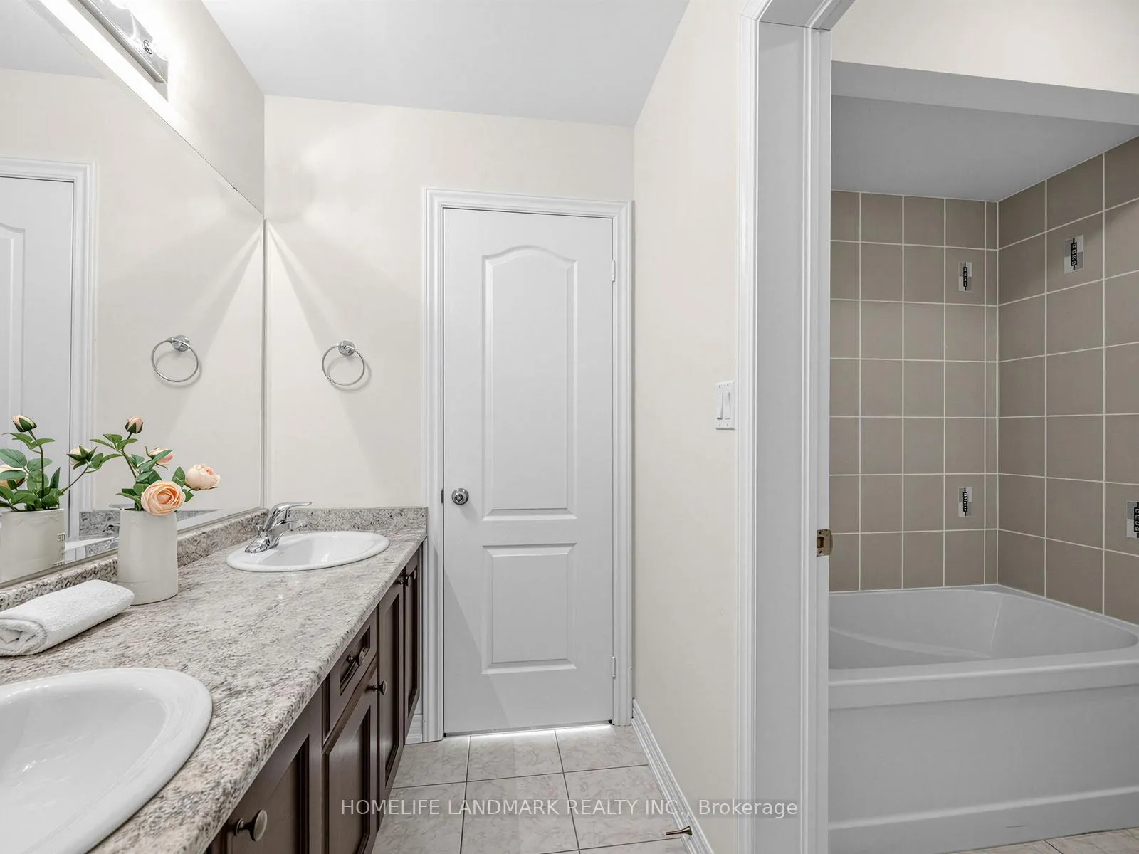 Photo 16 of 25 Gordon Landon Drive, Markham, Cornell — HOMEH