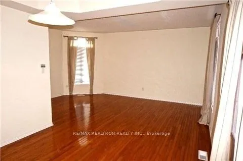 Photo 2 of 22 Desert View Crescent, Richmond Hill, Westbrook — HOMEH