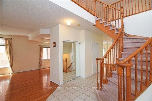 Photo 6 of 22 Desert View Crescent, Richmond Hill, Westbrook — HOMEH