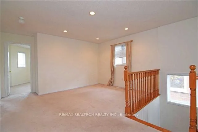 Photo 7 of 22 Desert View Crescent, Richmond Hill, Westbrook — HOMEH
