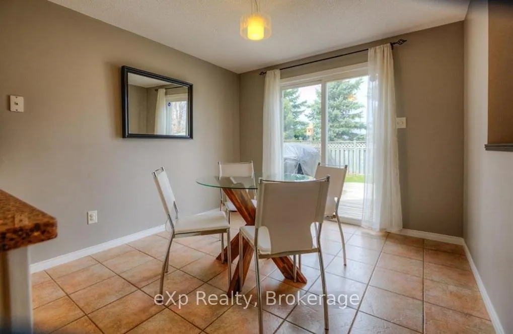 Photo 9 of 543 Chesapeake Crescent, Waterloo — HOMEH