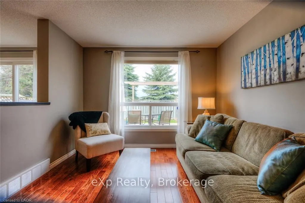 Photo 11 of 543 Chesapeake Crescent, Waterloo — HOMEH
