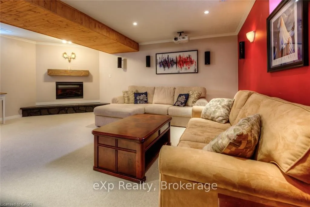Photo 21 of 543 Chesapeake Crescent, Waterloo — HOMEH