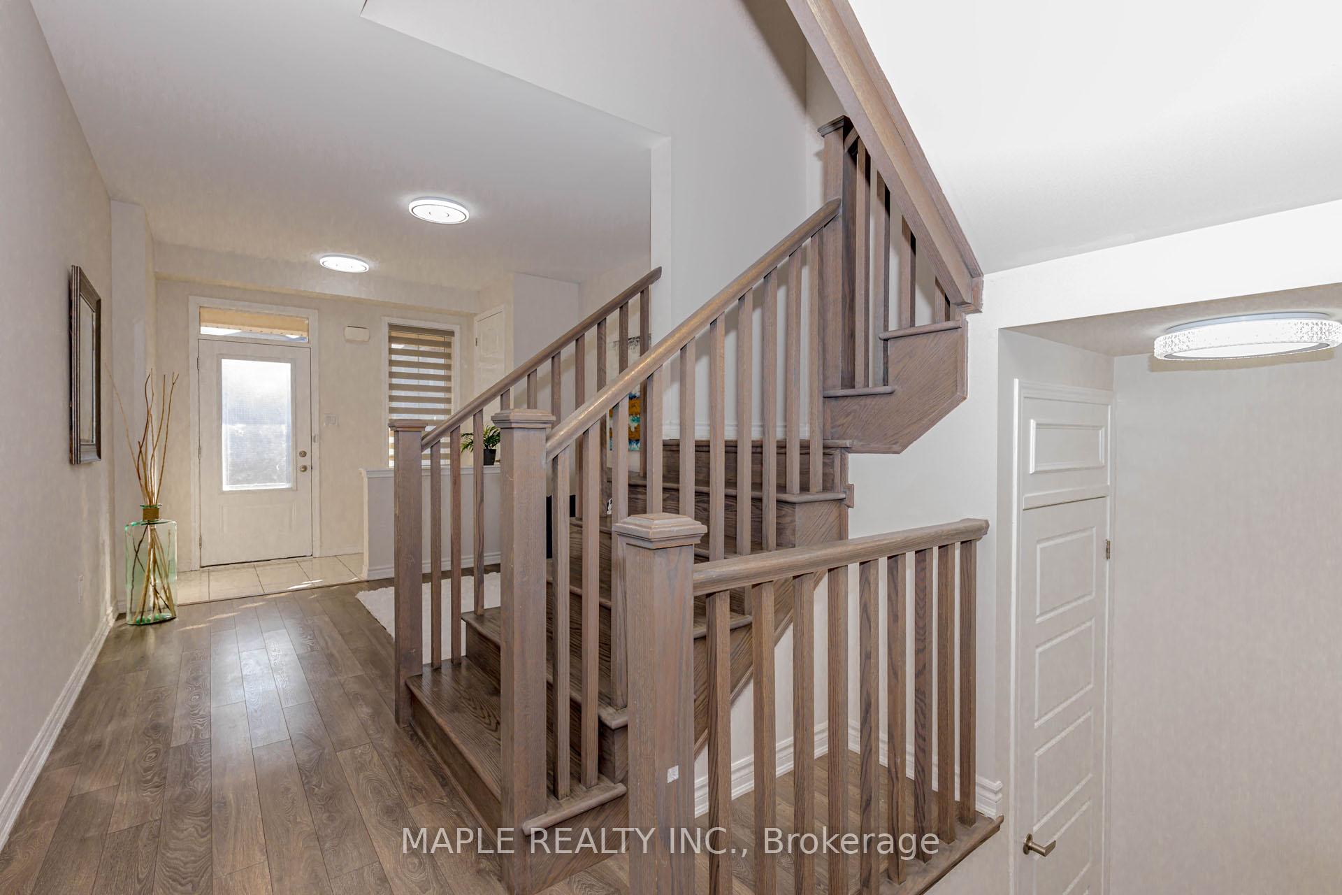 Photo 6 of 18 Boothill Drive, Brampton, Northwest Brampton — HOMEH