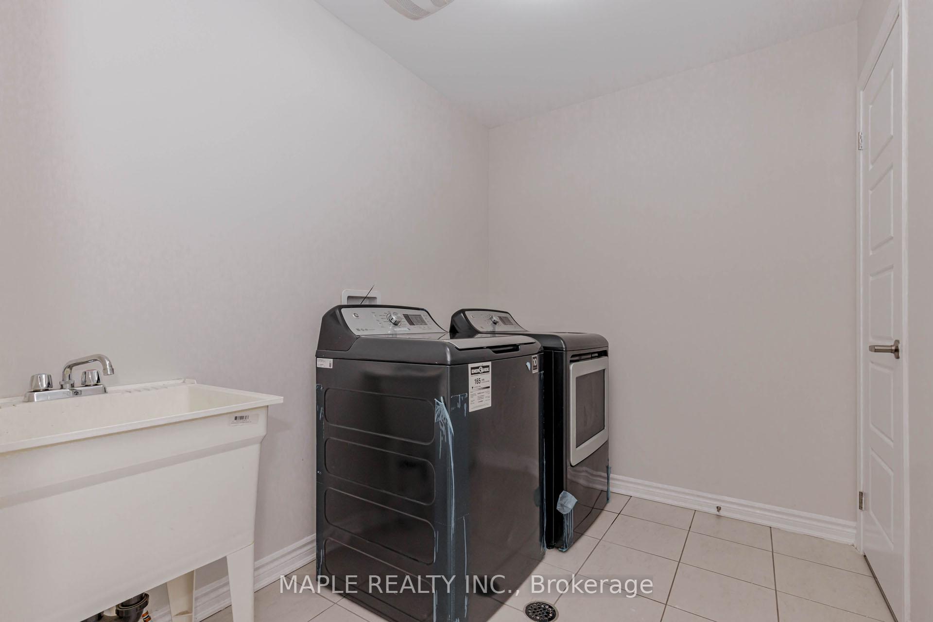 Photo 30 of 18 Boothill Drive, Brampton, Northwest Brampton — HOMEH