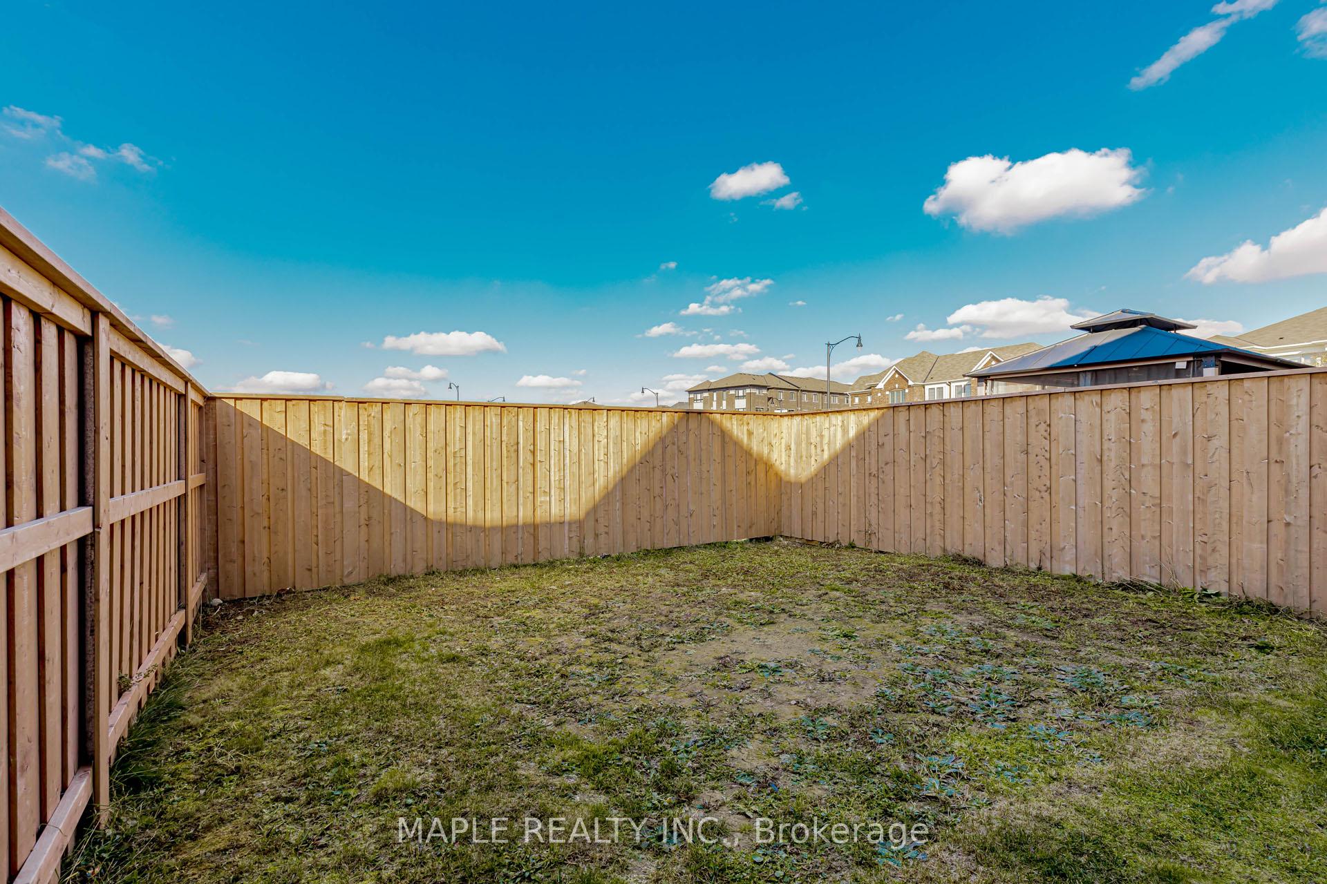 Photo 33 of 18 Boothill Drive, Brampton, Northwest Brampton — HOMEH