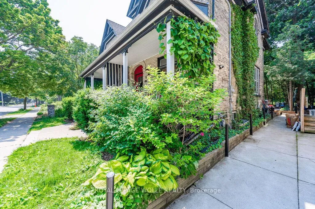 Photo 4 of 69 Ahrens Street W, Kitchener — HOMEH