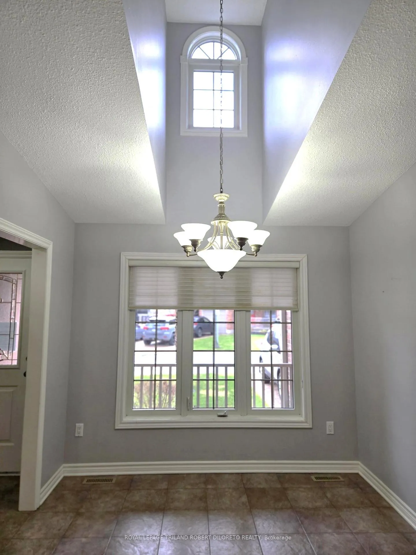 Photo 6 of Unit 5, 5 Foxhollow Drive, Thames Centre, Dorchester — HOMEH