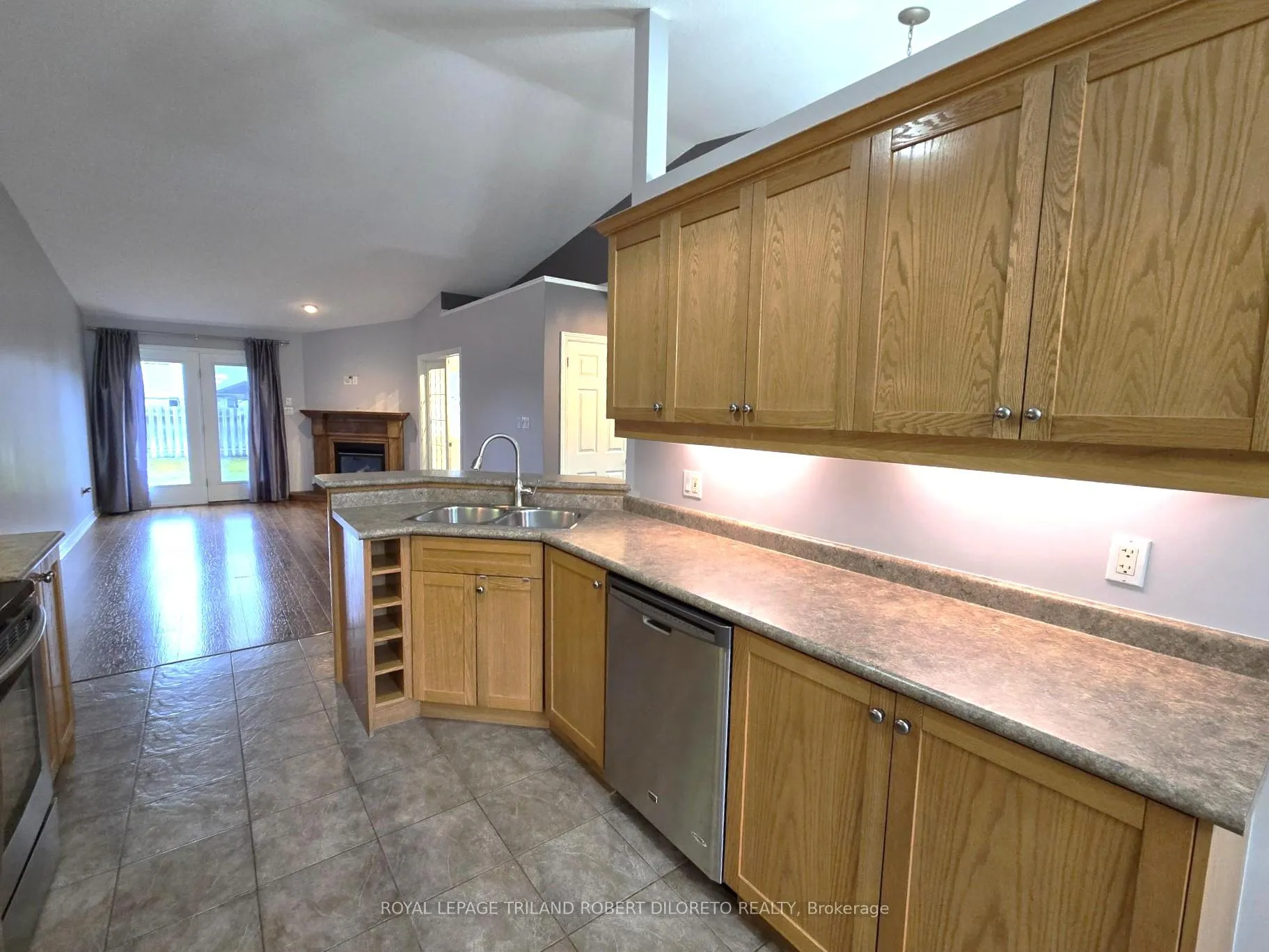 Photo 7 of Unit 5, 5 Foxhollow Drive, Thames Centre, Dorchester — HOMEH