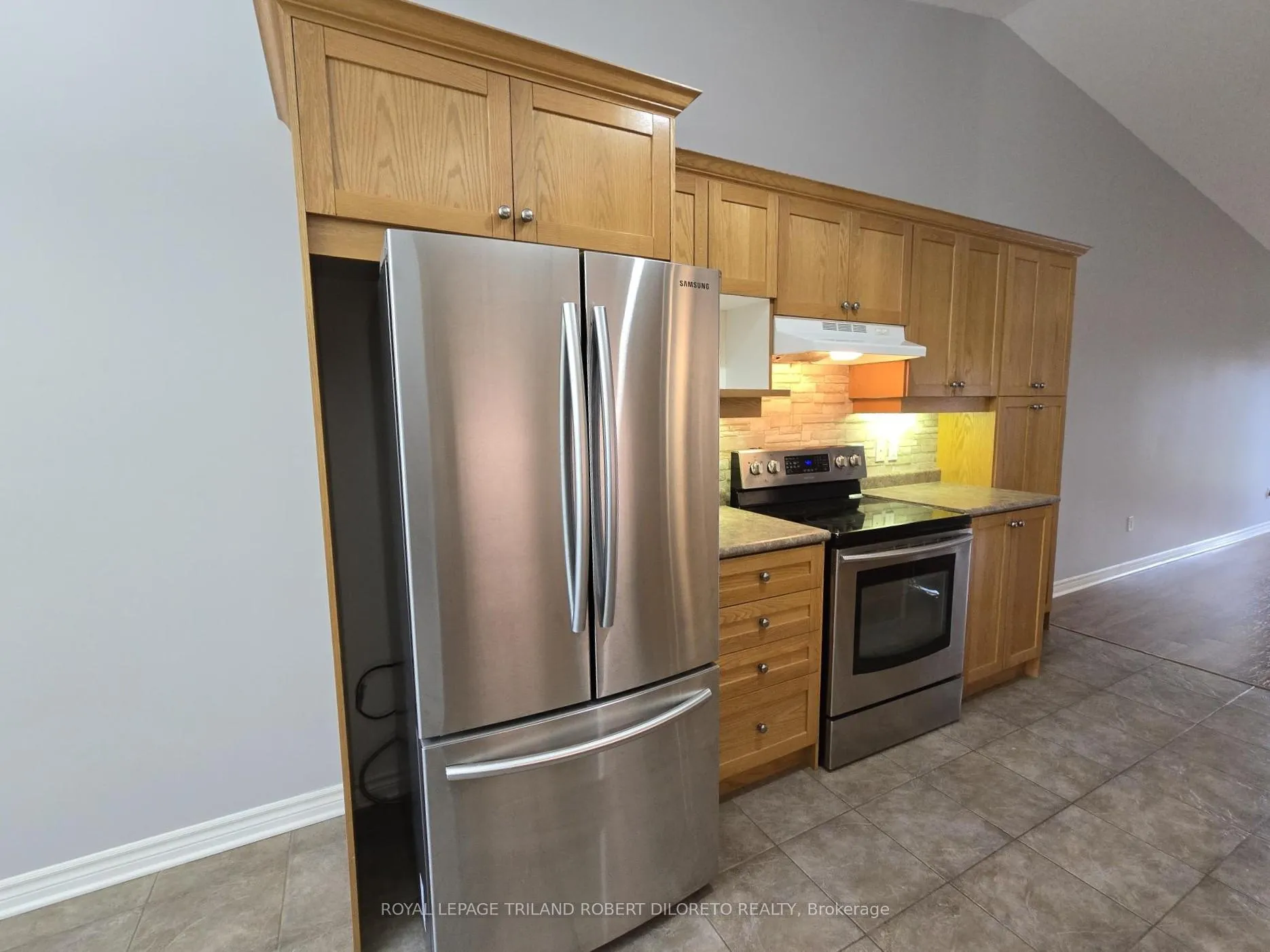 Photo 8 of Unit 5, 5 Foxhollow Drive, Thames Centre, Dorchester — HOMEH