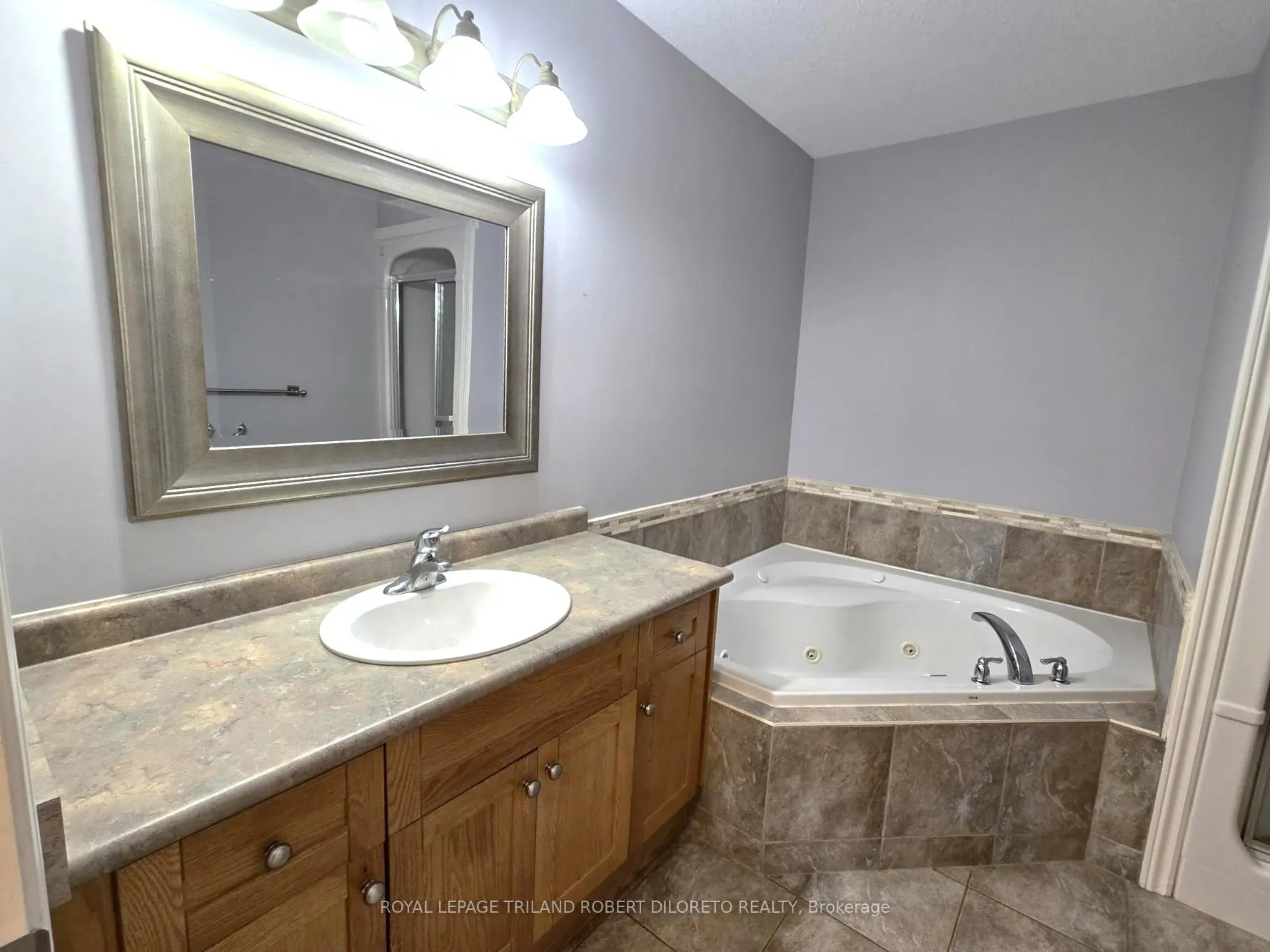 Photo 15 of Unit 5, 5 Foxhollow Drive, Thames Centre, Dorchester — HOMEH