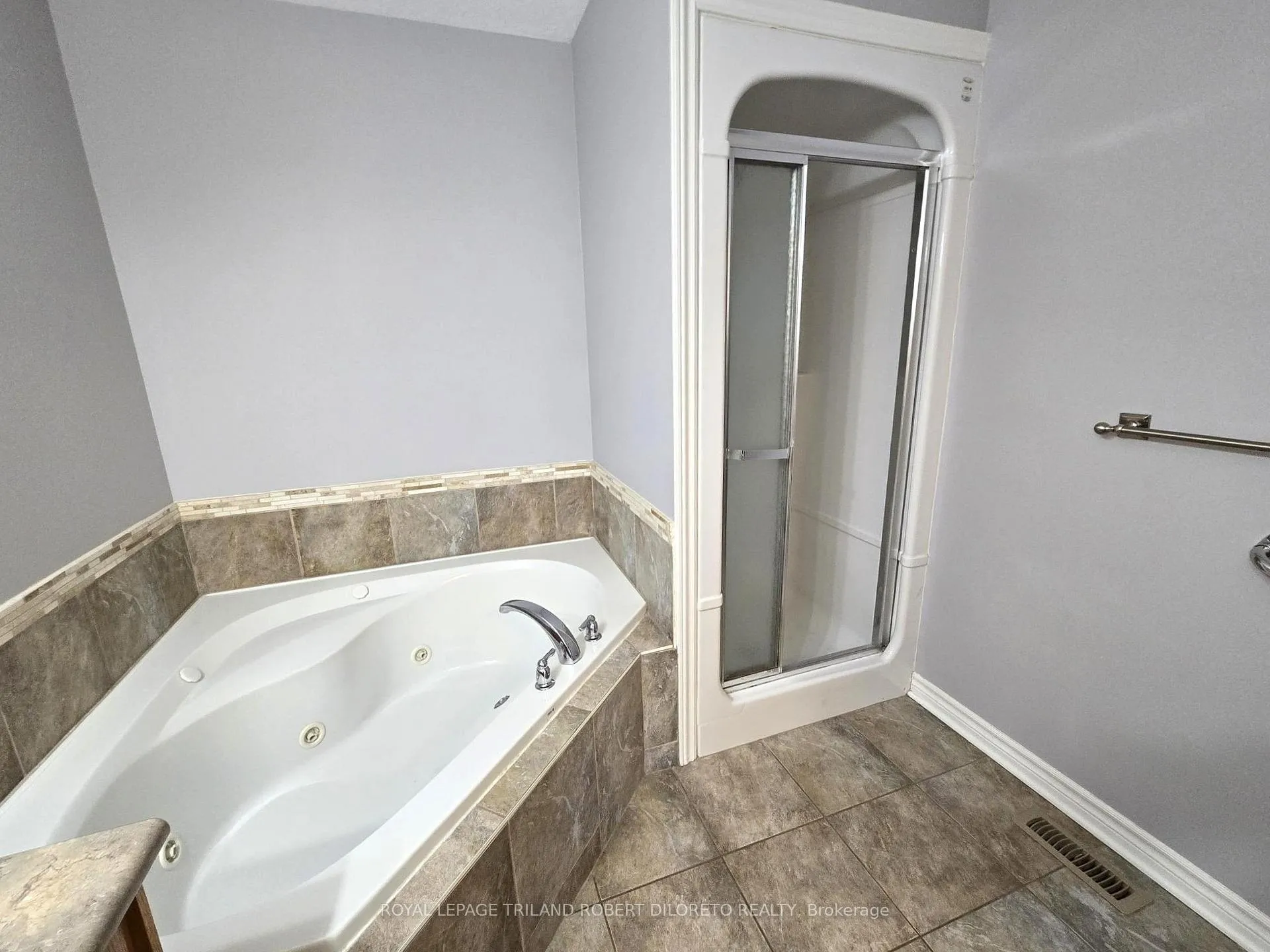 Photo 16 of Unit 5, 5 Foxhollow Drive, Thames Centre, Dorchester — HOMEH