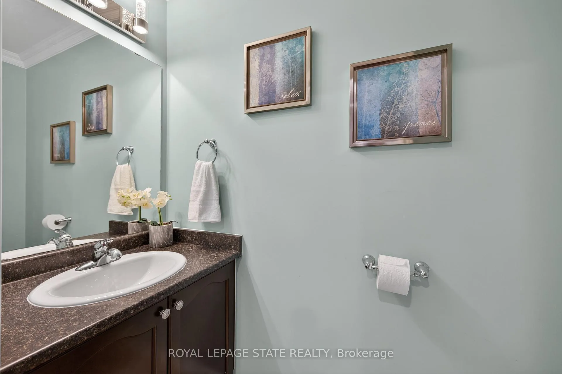Photo 4 of 300 Pinehill Drive, Hamilton, Stoney Creek — HOMEH