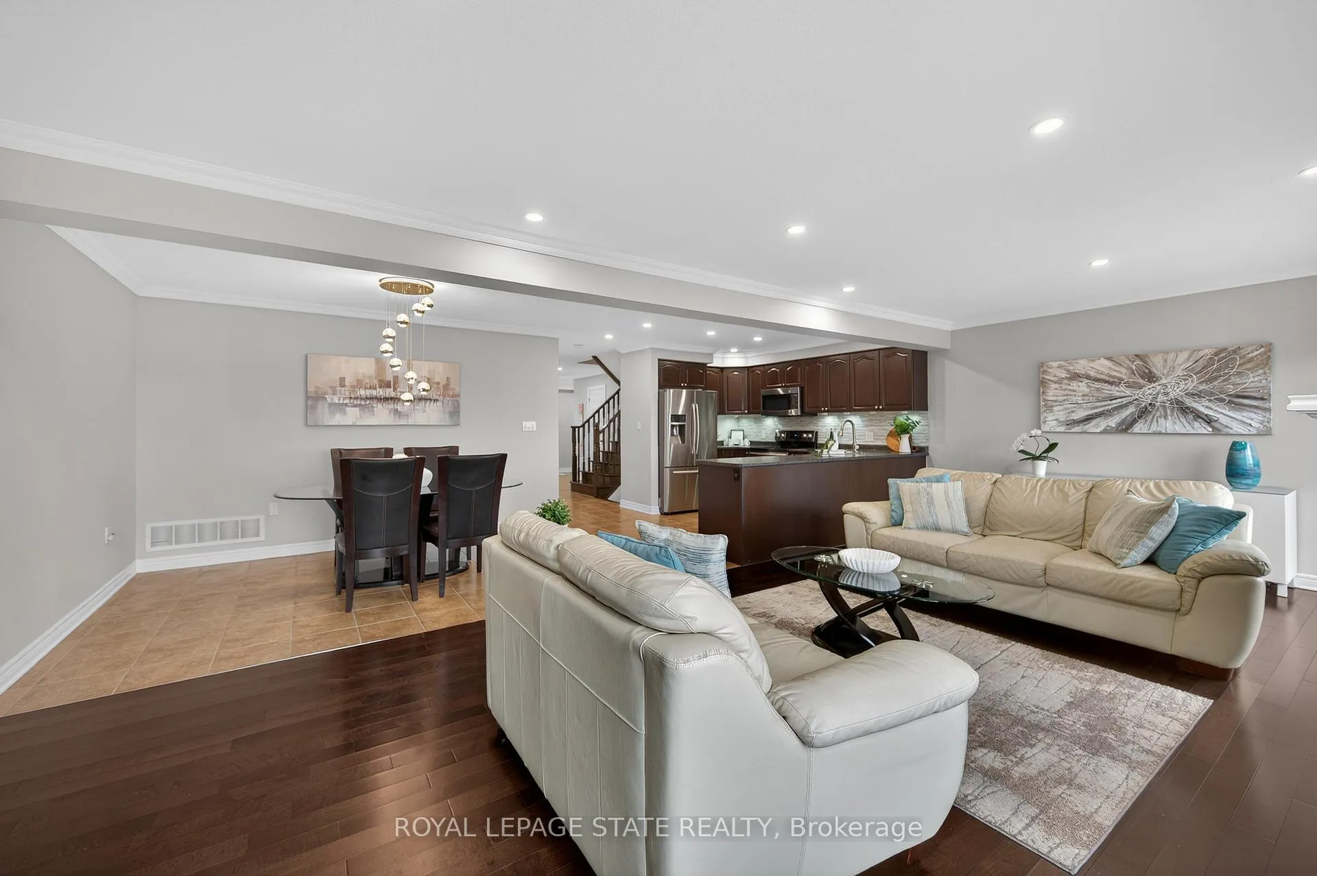 Photo 17 of 300 Pinehill Drive, Hamilton, Stoney Creek — HOMEH
