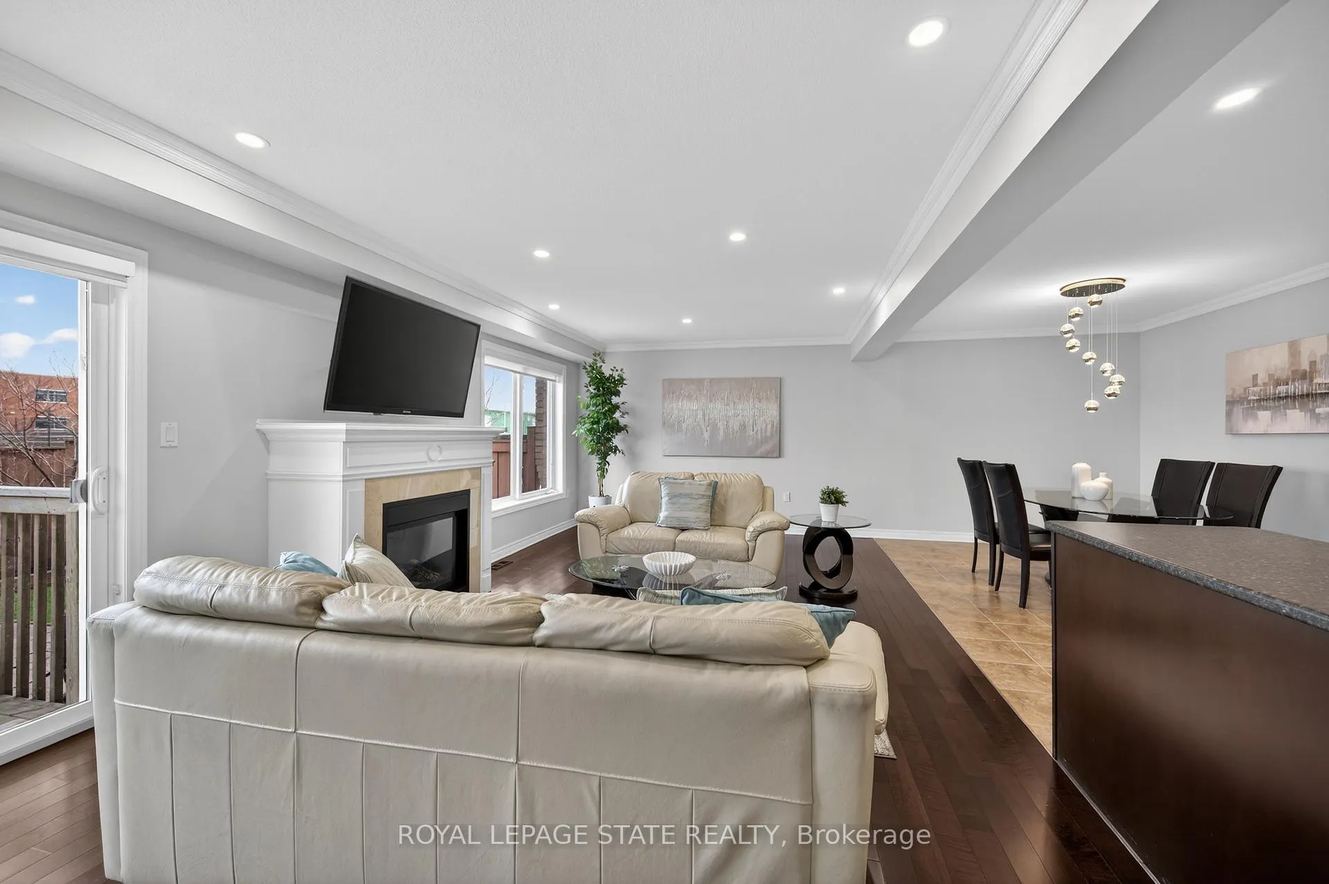 Photo 20 of 300 Pinehill Drive, Hamilton, Stoney Creek — HOMEH