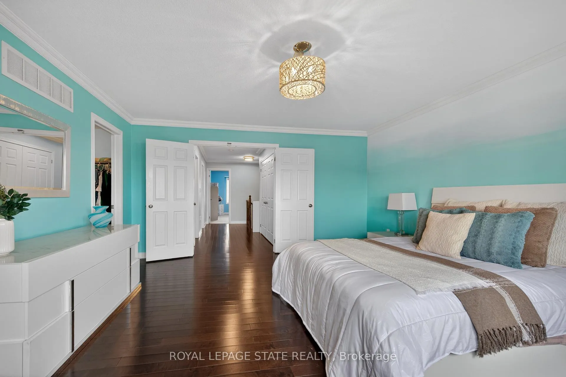 Photo 25 of 300 Pinehill Drive, Hamilton, Stoney Creek — HOMEH