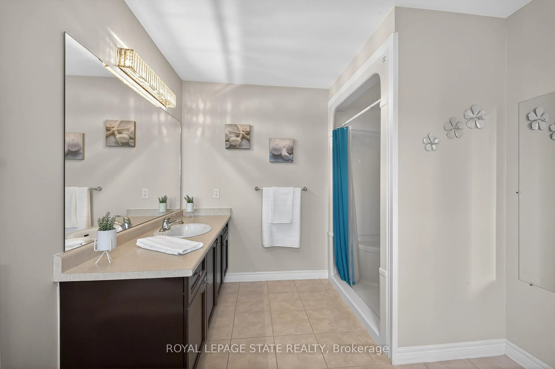 Photo 28 of 300 Pinehill Drive, Hamilton, Stoney Creek — HOMEH