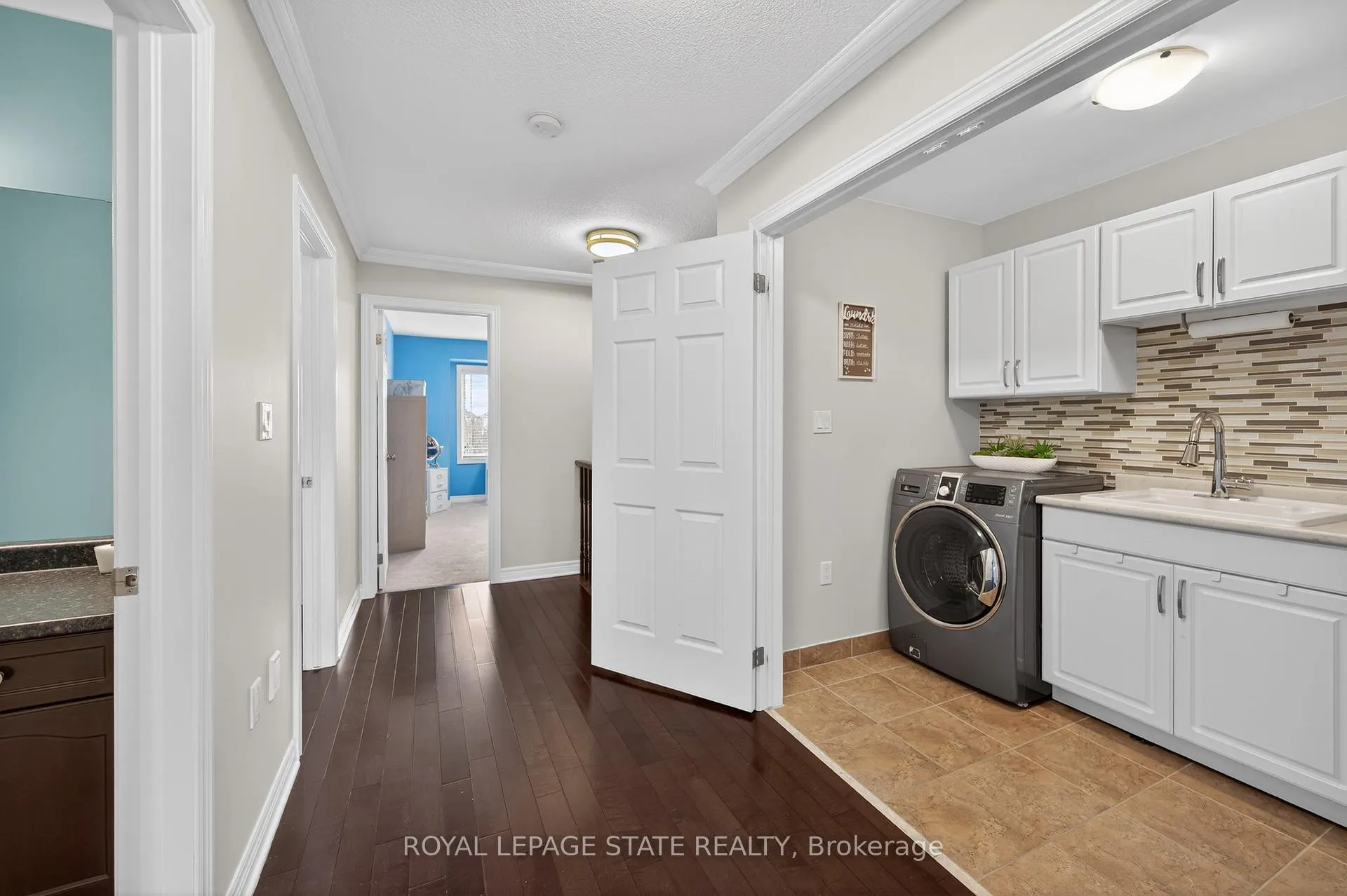 Photo 36 of 300 Pinehill Drive, Hamilton, Stoney Creek — HOMEH