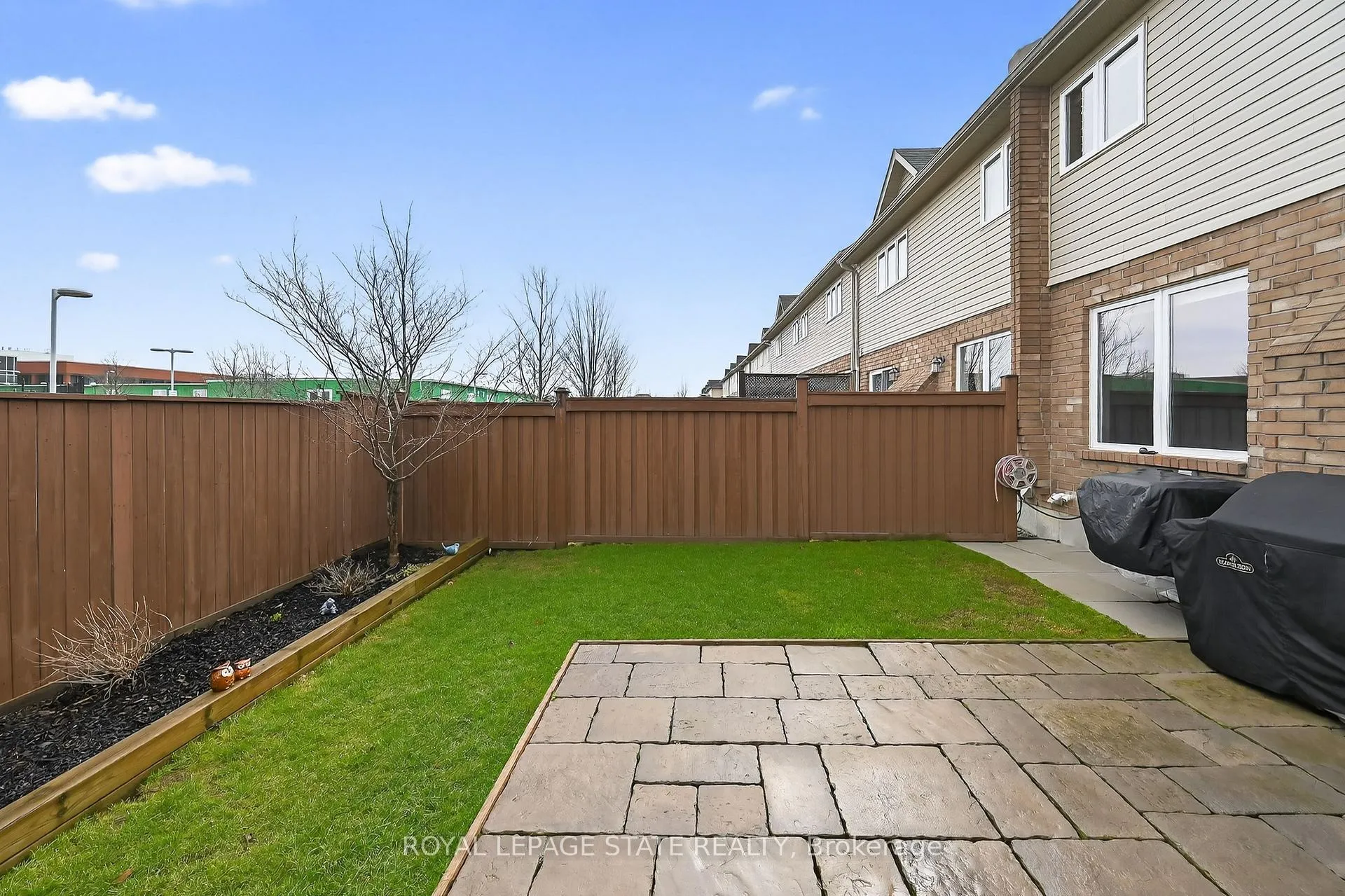 Photo 44 of 300 Pinehill Drive, Hamilton, Stoney Creek — HOMEH