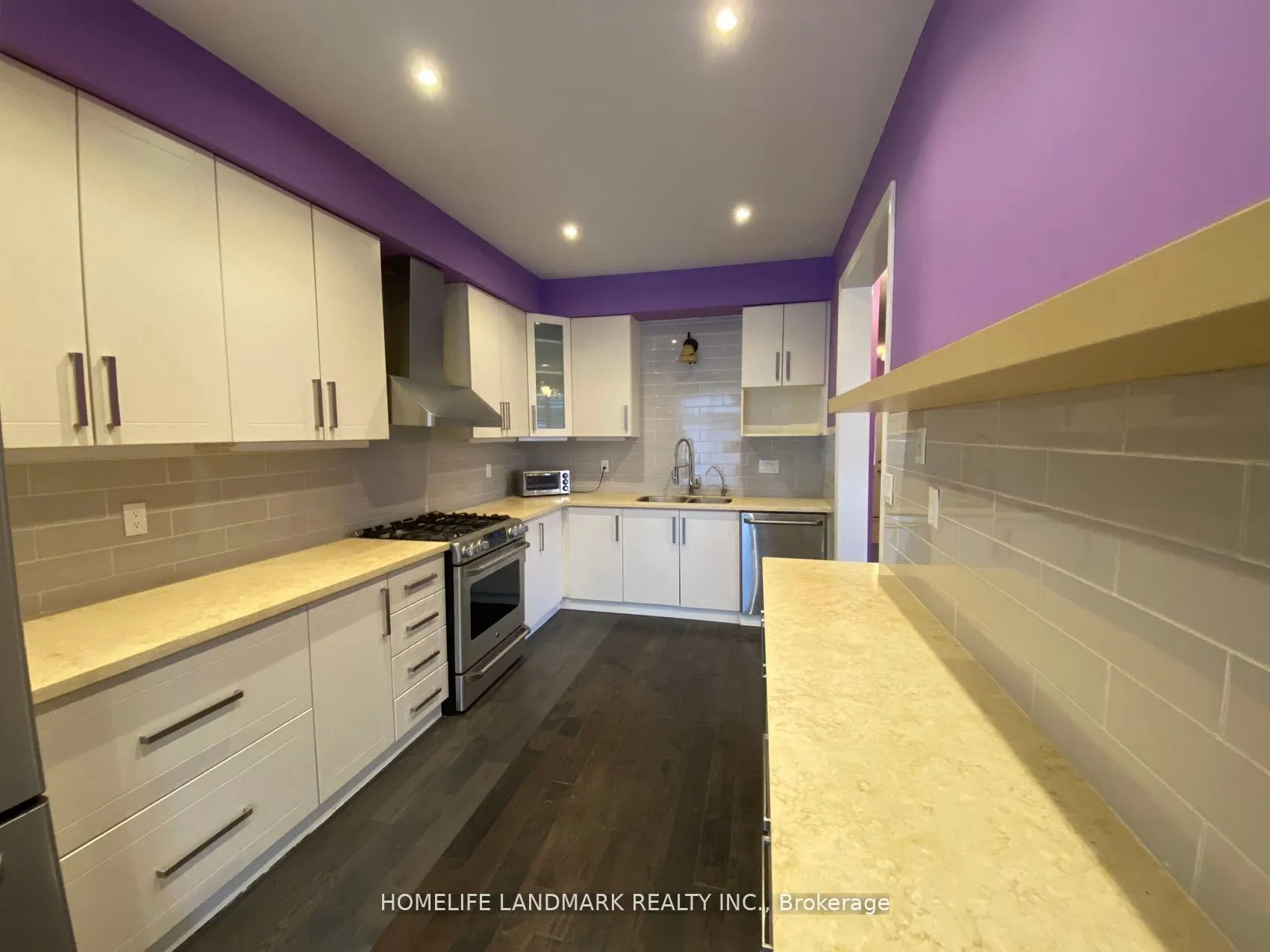 Photo 7 of 89 Peninsula Crescent, Richmond Hill, Rouge Woods — HOMEH