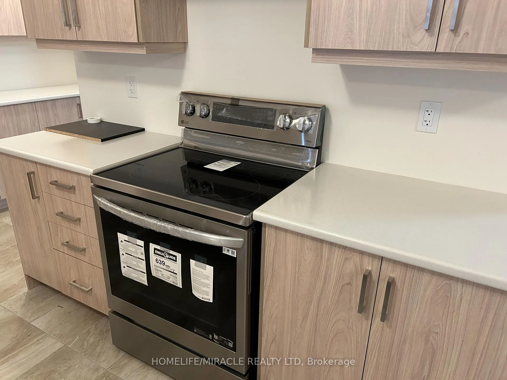 Photo 6 of 34 Rochester Drive, Barrie, Rural Barrie Southeast — HOMEH