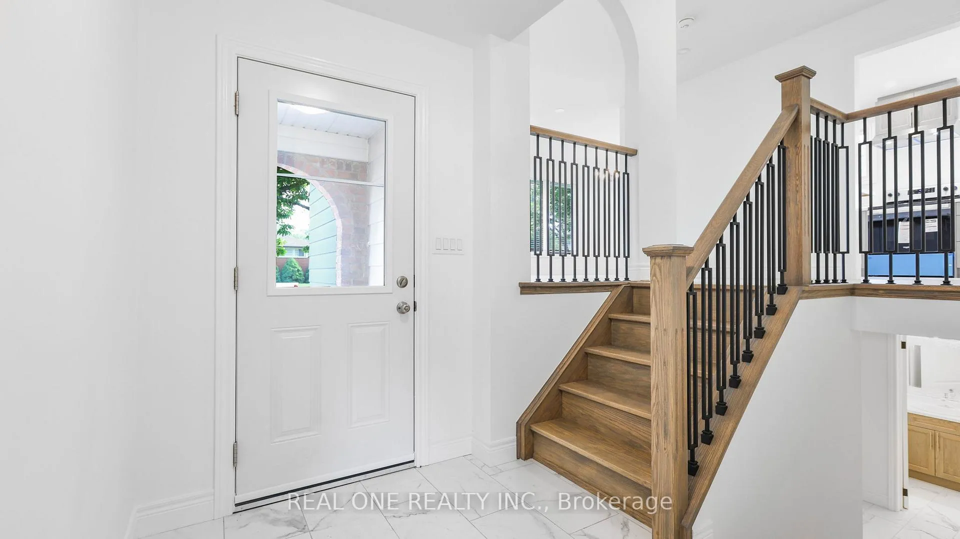 Photo 2 of 10 Bentley Place, Hamilton, Gilbert — HOMEH
