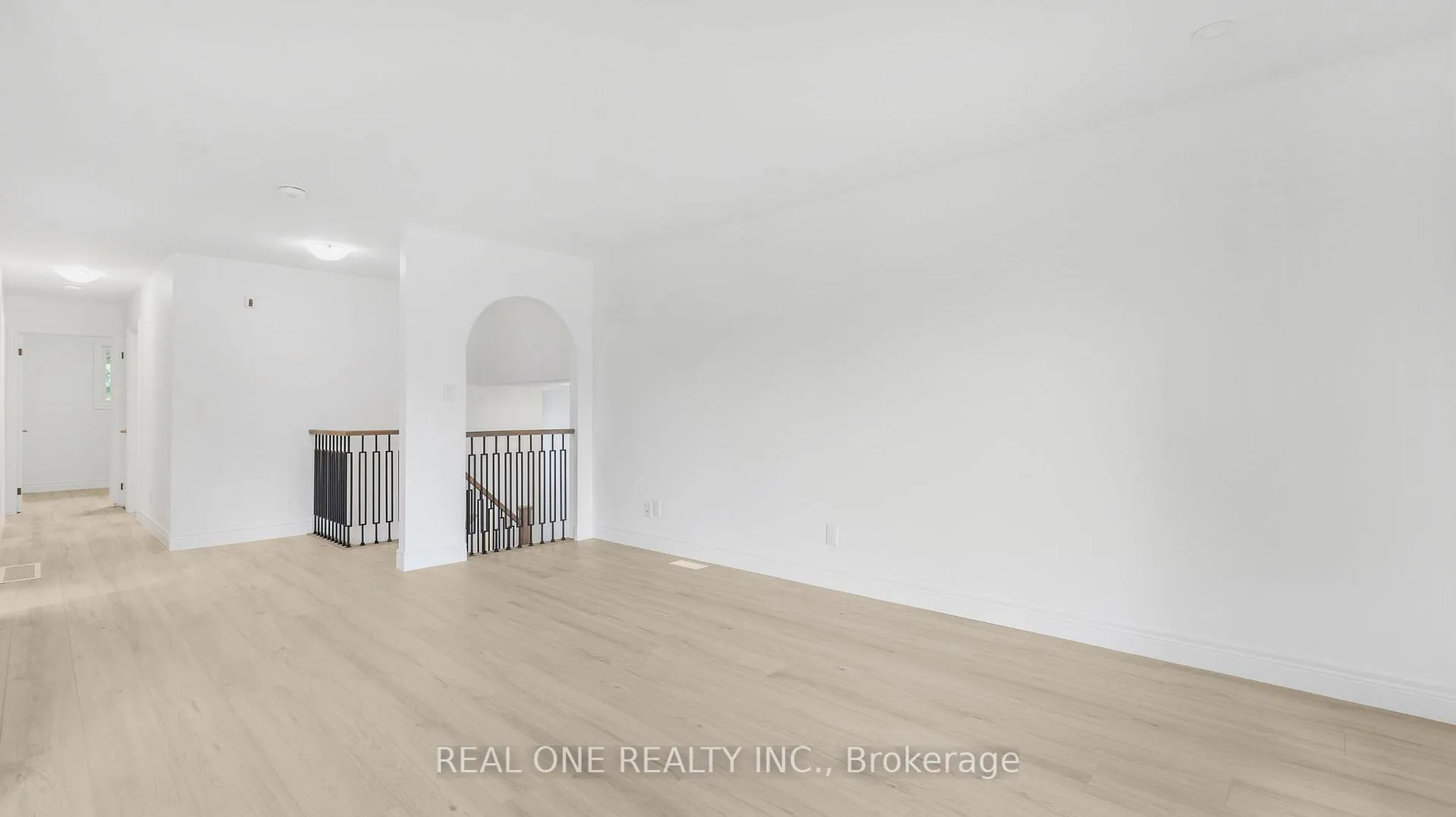 Photo 5 of 10 Bentley Place, Hamilton, Gilbert — HOMEH