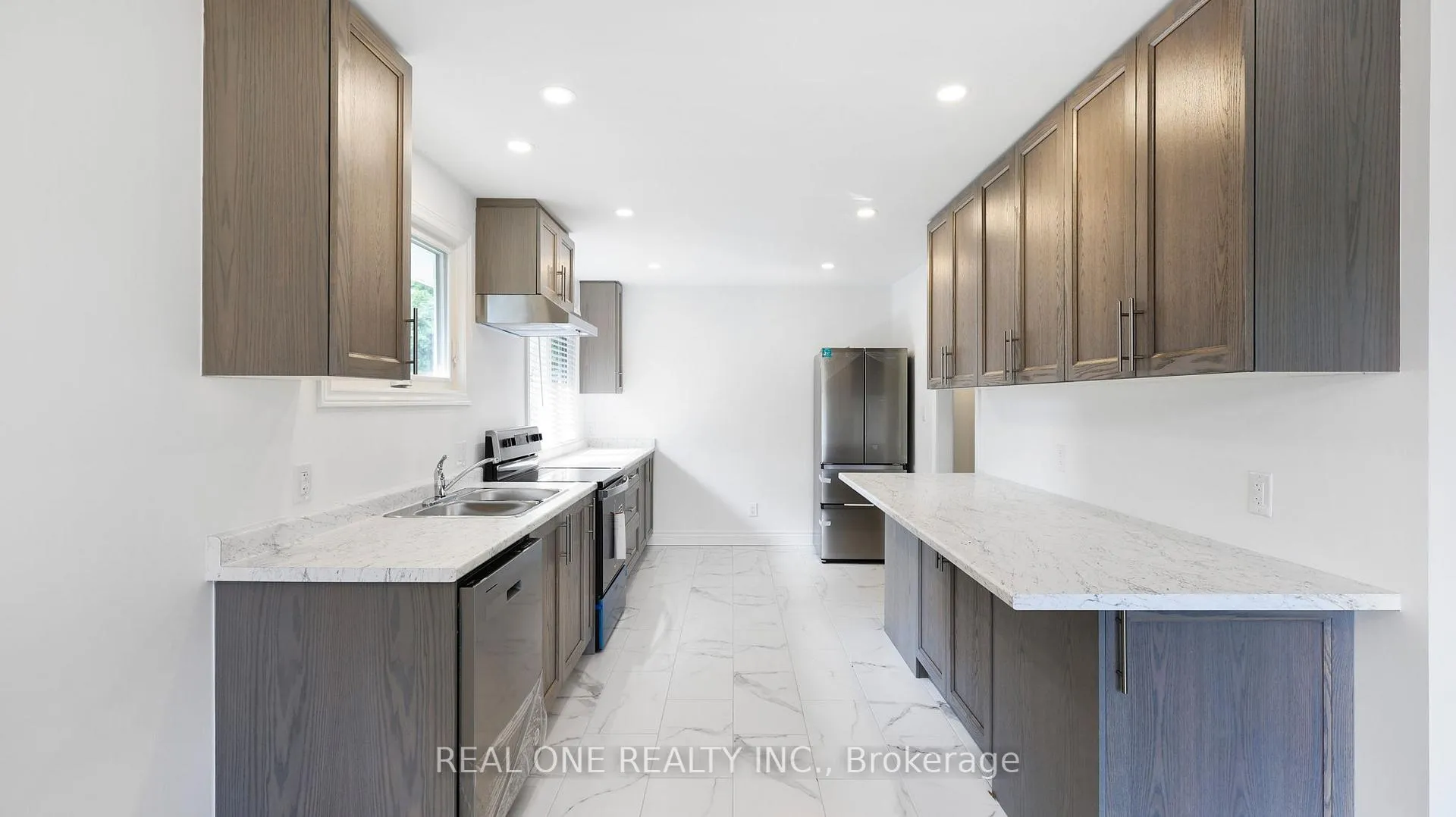 Photo 7 of 10 Bentley Place, Hamilton, Gilbert — HOMEH