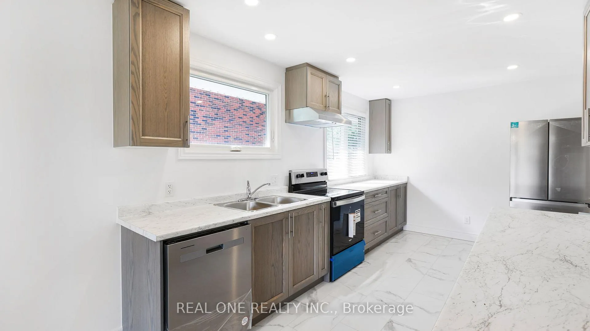 Photo 8 of 10 Bentley Place, Hamilton, Gilbert — HOMEH