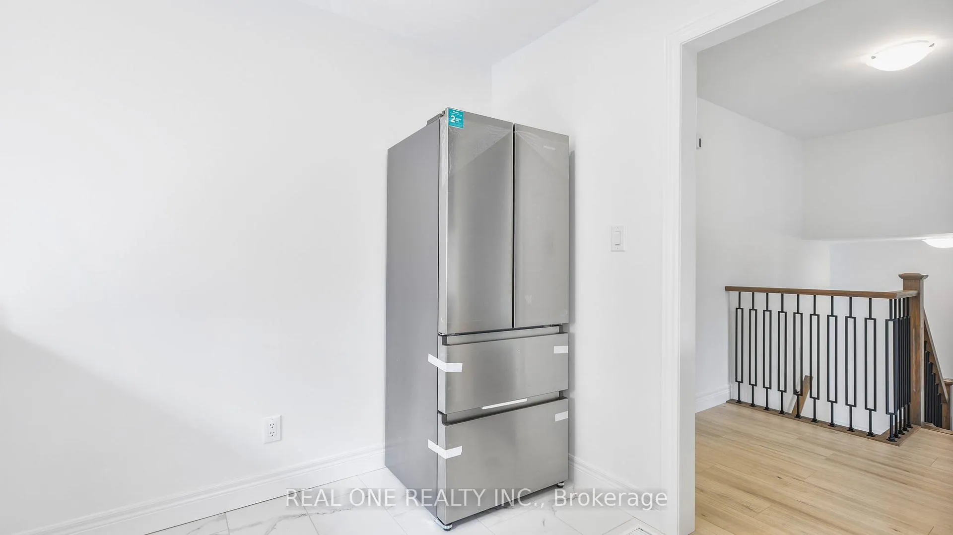 Photo 10 of 10 Bentley Place, Hamilton, Gilbert — HOMEH