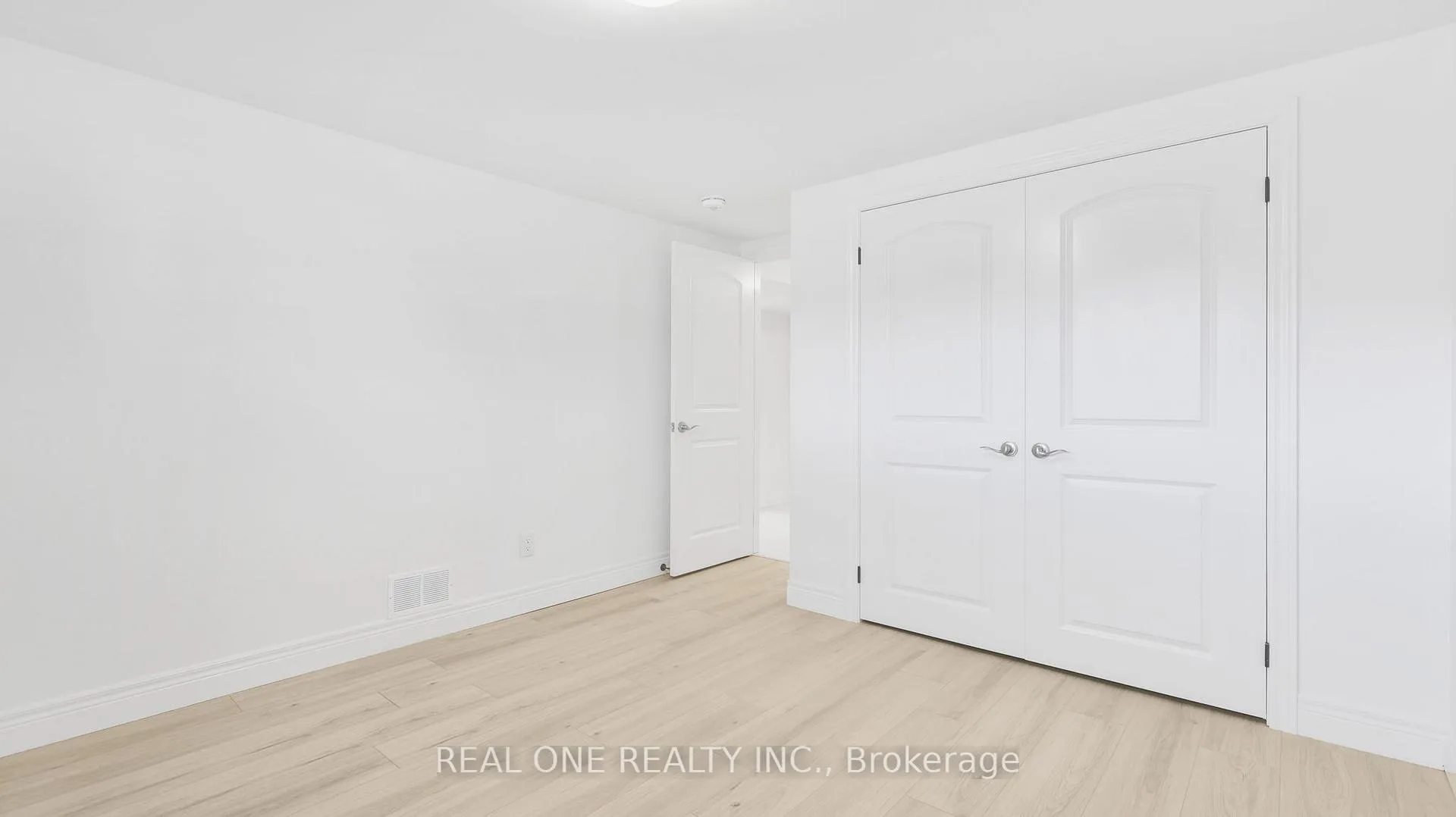 Photo 32 of 10 Bentley Place, Hamilton, Gilbert — HOMEH