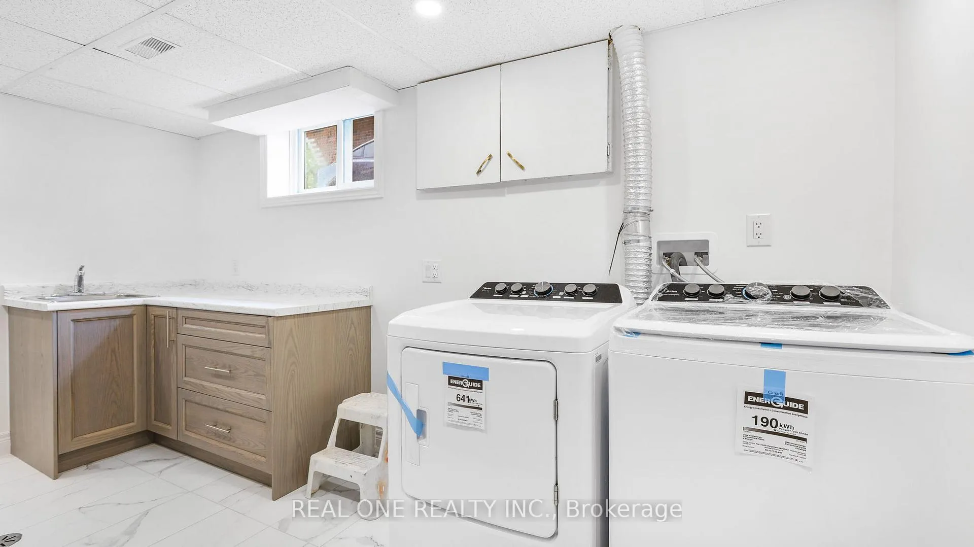 Photo 34 of 10 Bentley Place, Hamilton, Gilbert — HOMEH