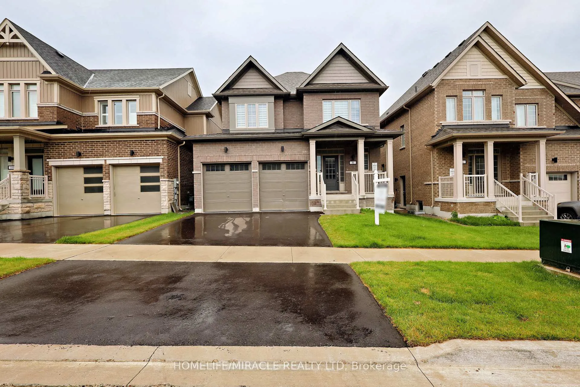 Photo 1 of 8 Copperhill Heights, Barrie, Painswick South — HOMEH