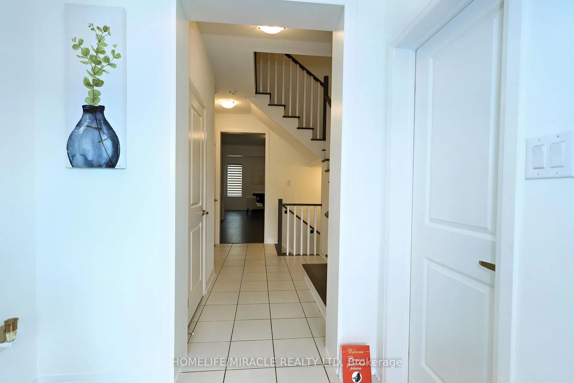 Photo 5 of 8 Copperhill Heights, Barrie, Painswick South — HOMEH