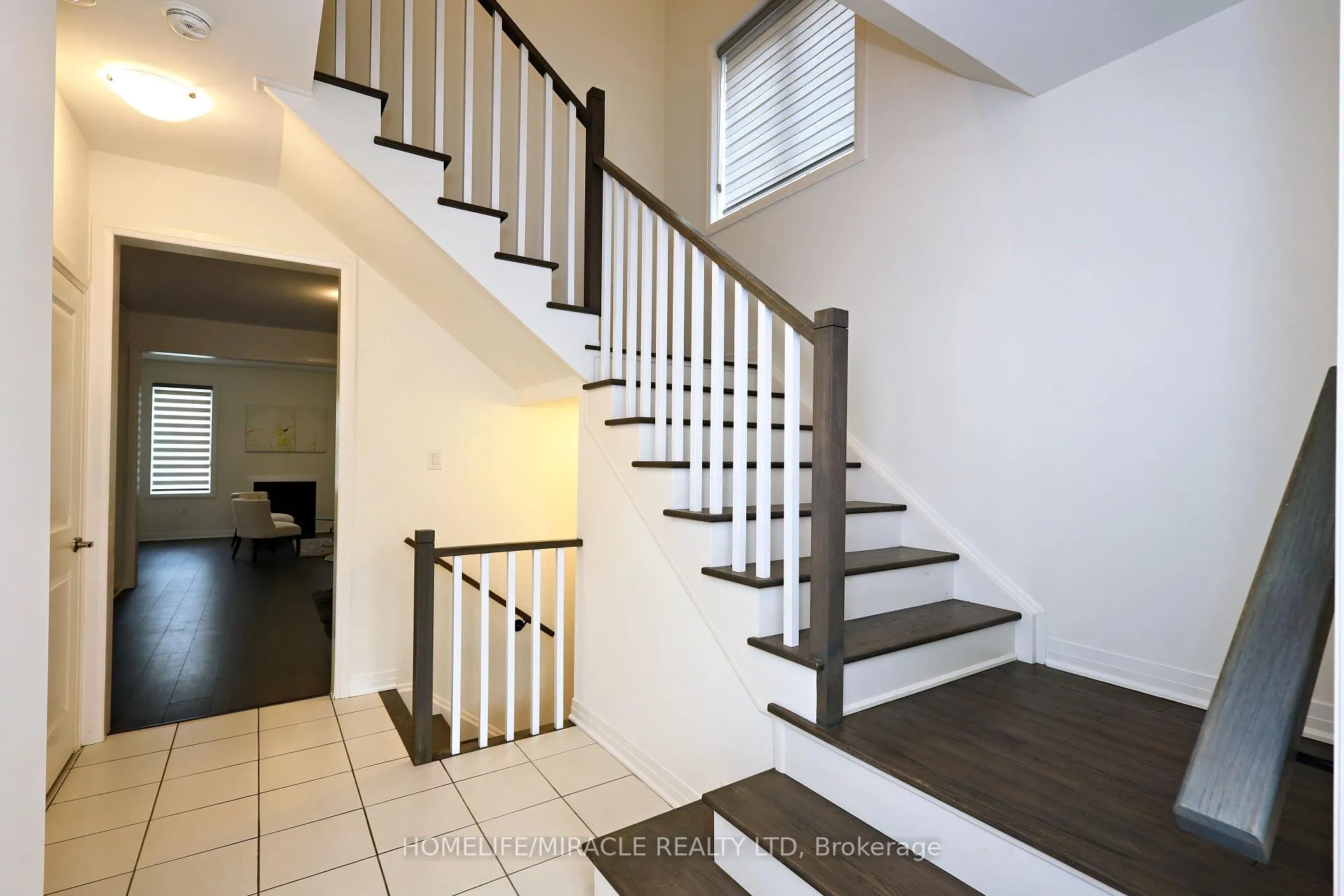 Photo 6 of 8 Copperhill Heights, Barrie, Painswick South — HOMEH