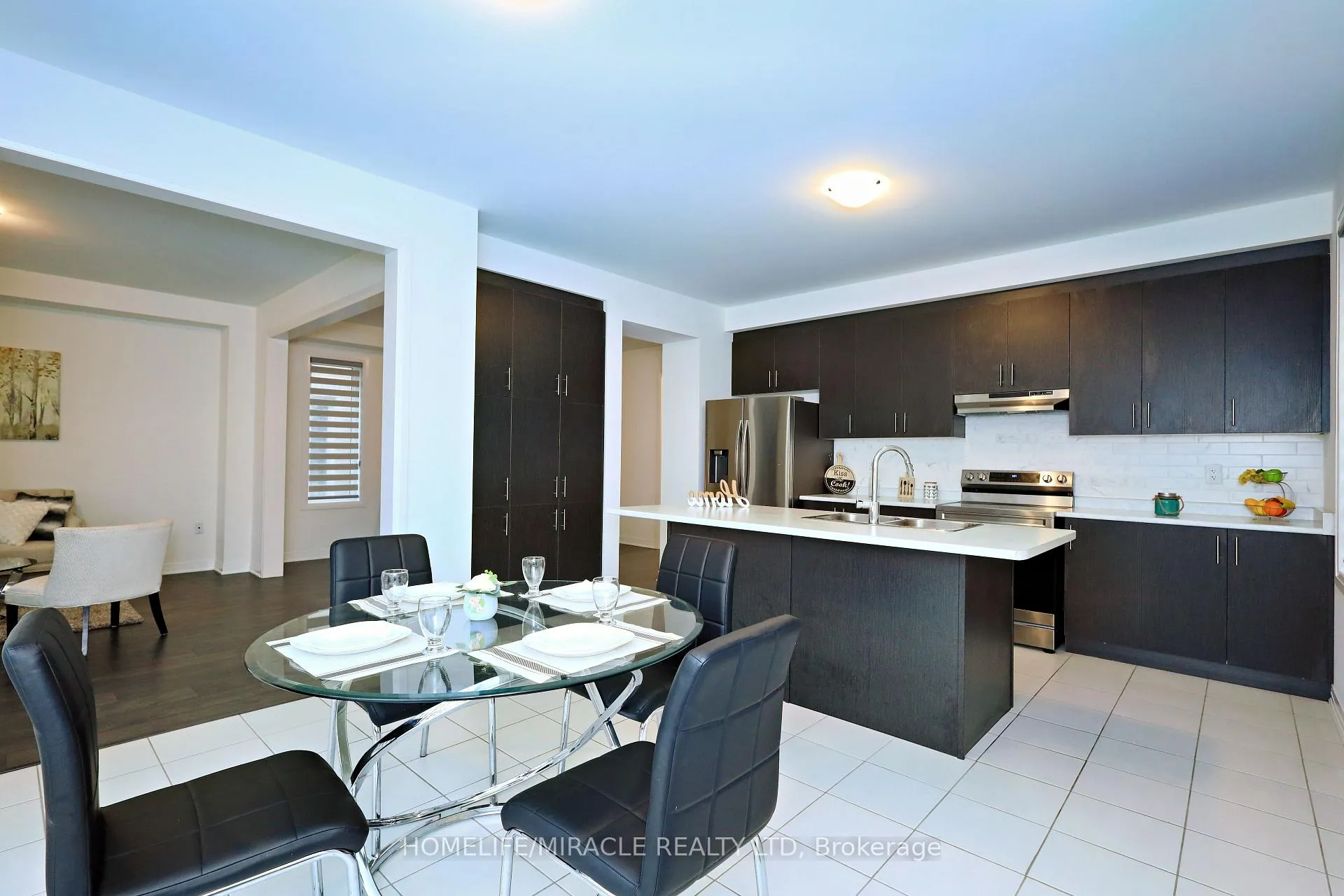 Photo 19 of 8 Copperhill Heights, Barrie, Painswick South — HOMEH
