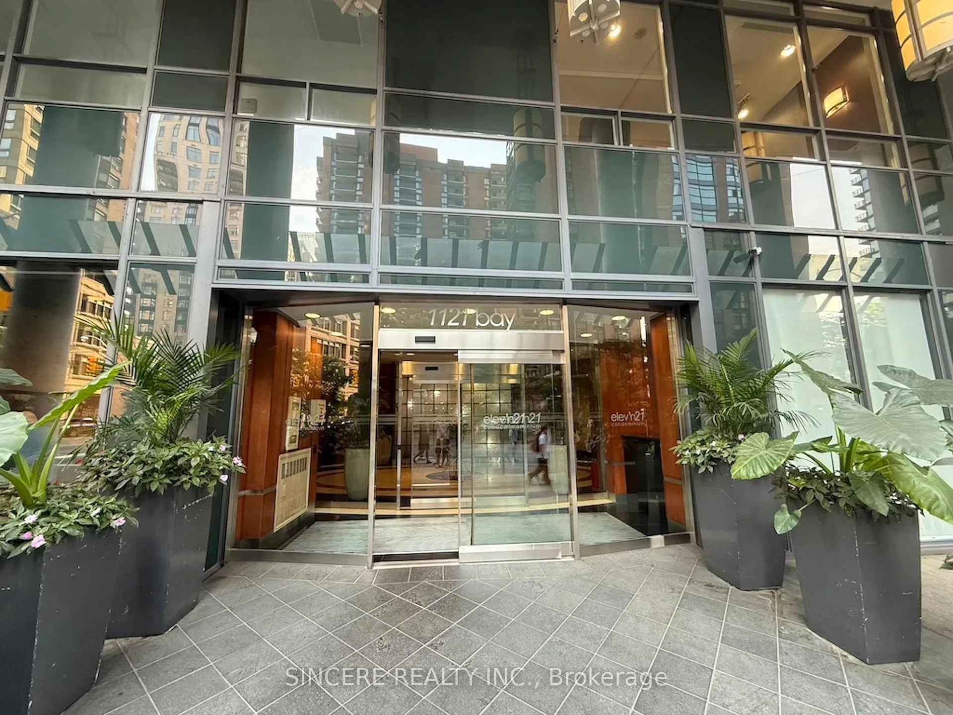 Photo 2 of Unit 1701, 1121 Bay Street, Toronto, Bay Street Corridor — HOMEH