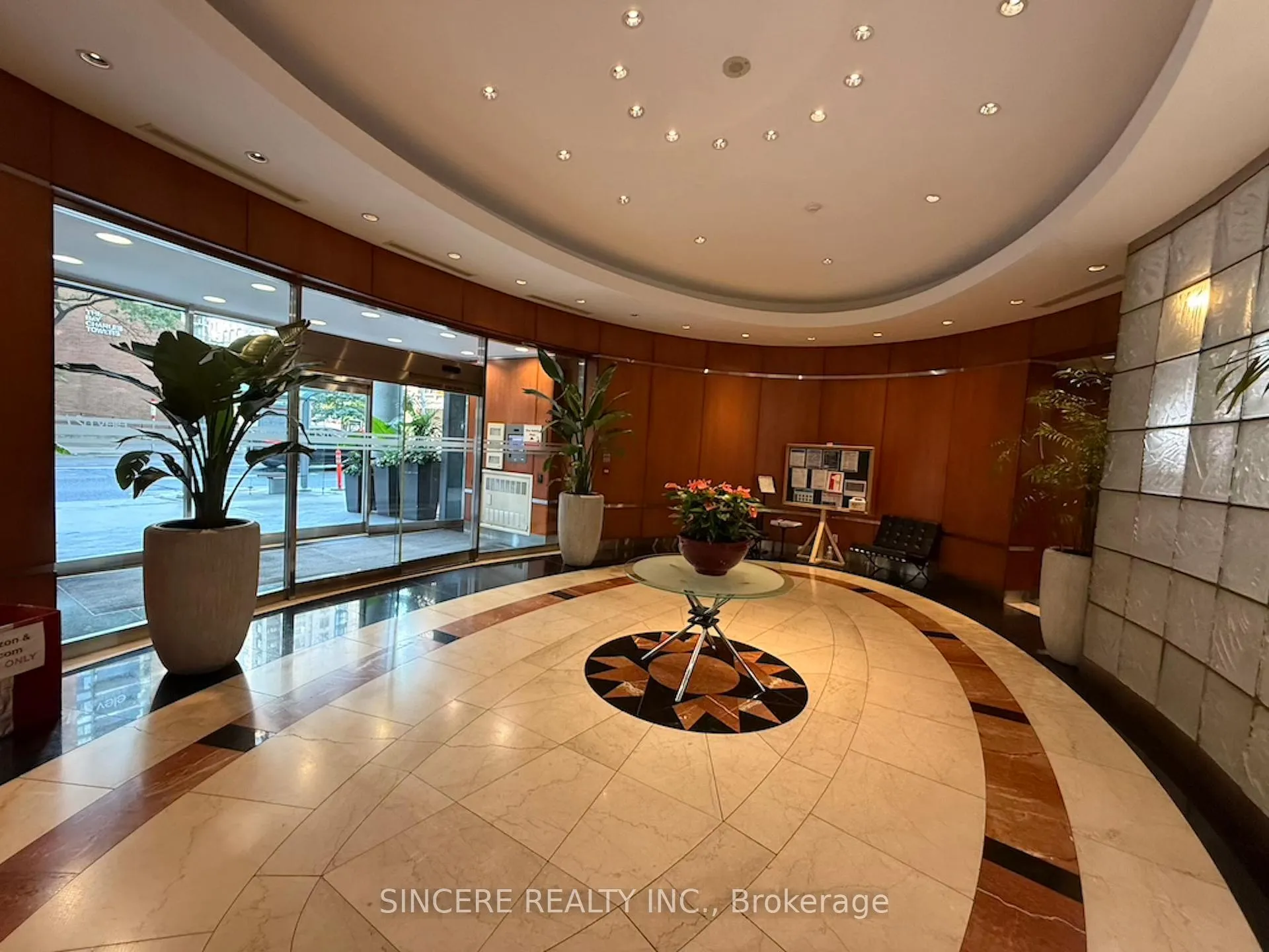Photo 5 of Unit 1701, 1121 Bay Street, Toronto, Bay Street Corridor — HOMEH