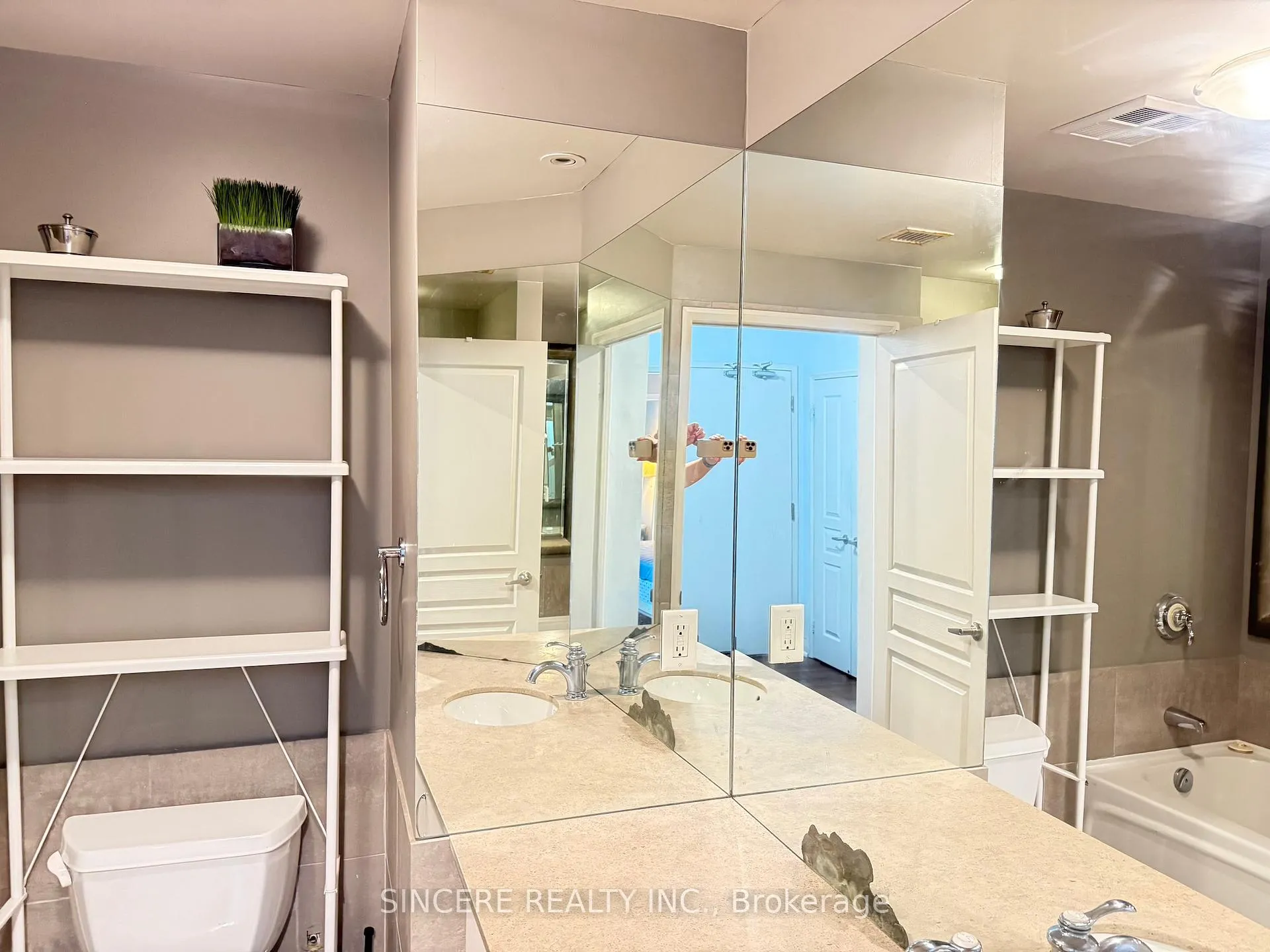 Photo 24 of Unit 1701, 1121 Bay Street, Toronto, Bay Street Corridor — HOMEH