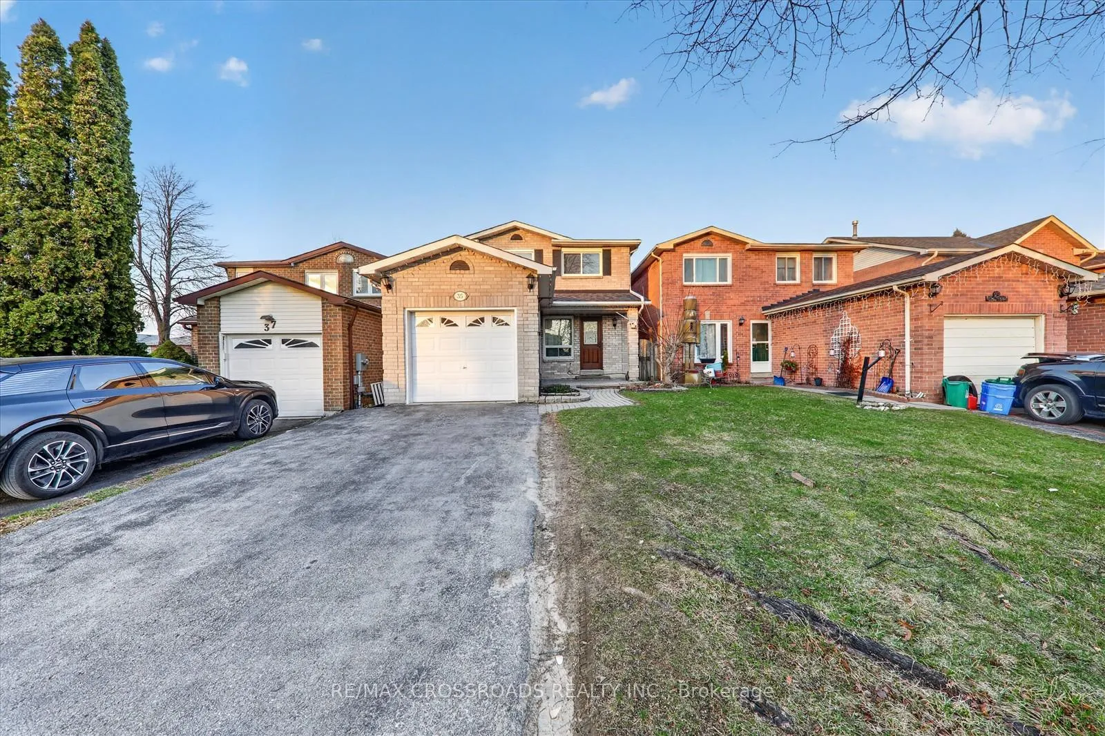 Photo 2 of 35 Harley Drive, Ajax, Central — HOMEH