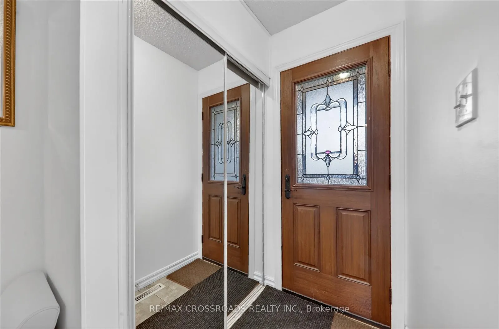 Photo 6 of 35 Harley Drive, Ajax, Central — HOMEH