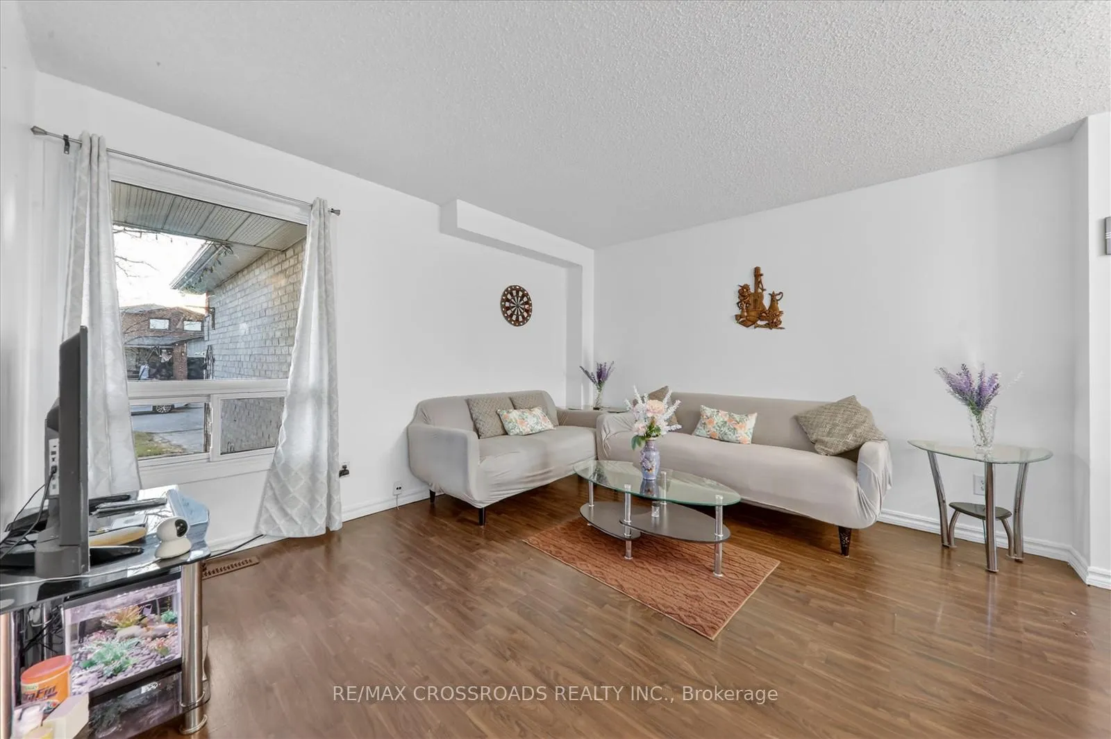 Photo 8 of 35 Harley Drive, Ajax, Central — HOMEH