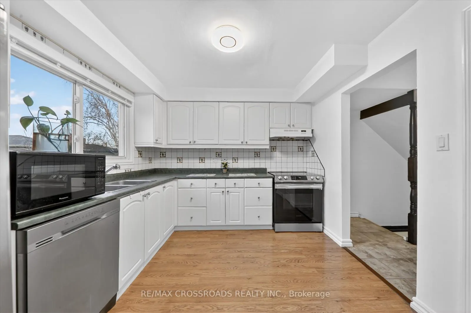Photo 16 of 35 Harley Drive, Ajax, Central — HOMEH