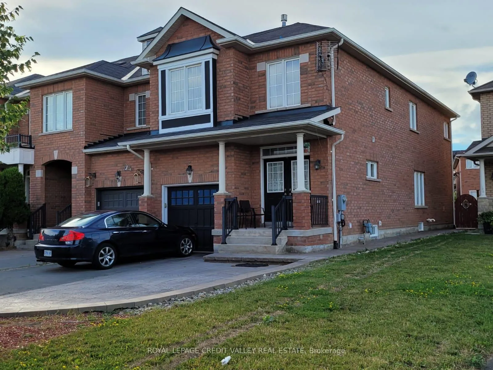 Photo 2 of 38 Brahm Court, Vaughan, Vellore Village — HOMEH