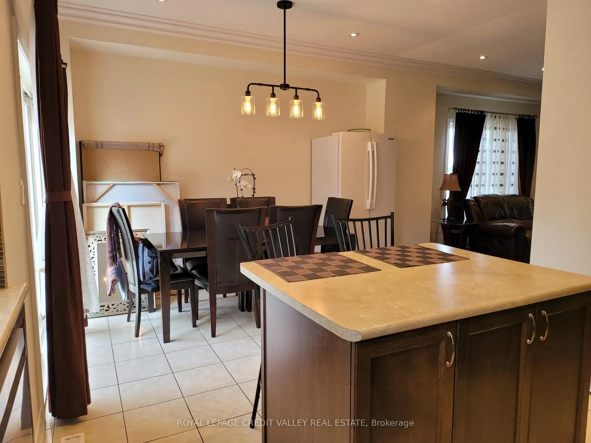 Photo 6 of 38 Brahm Court, Vaughan, Vellore Village — HOMEH