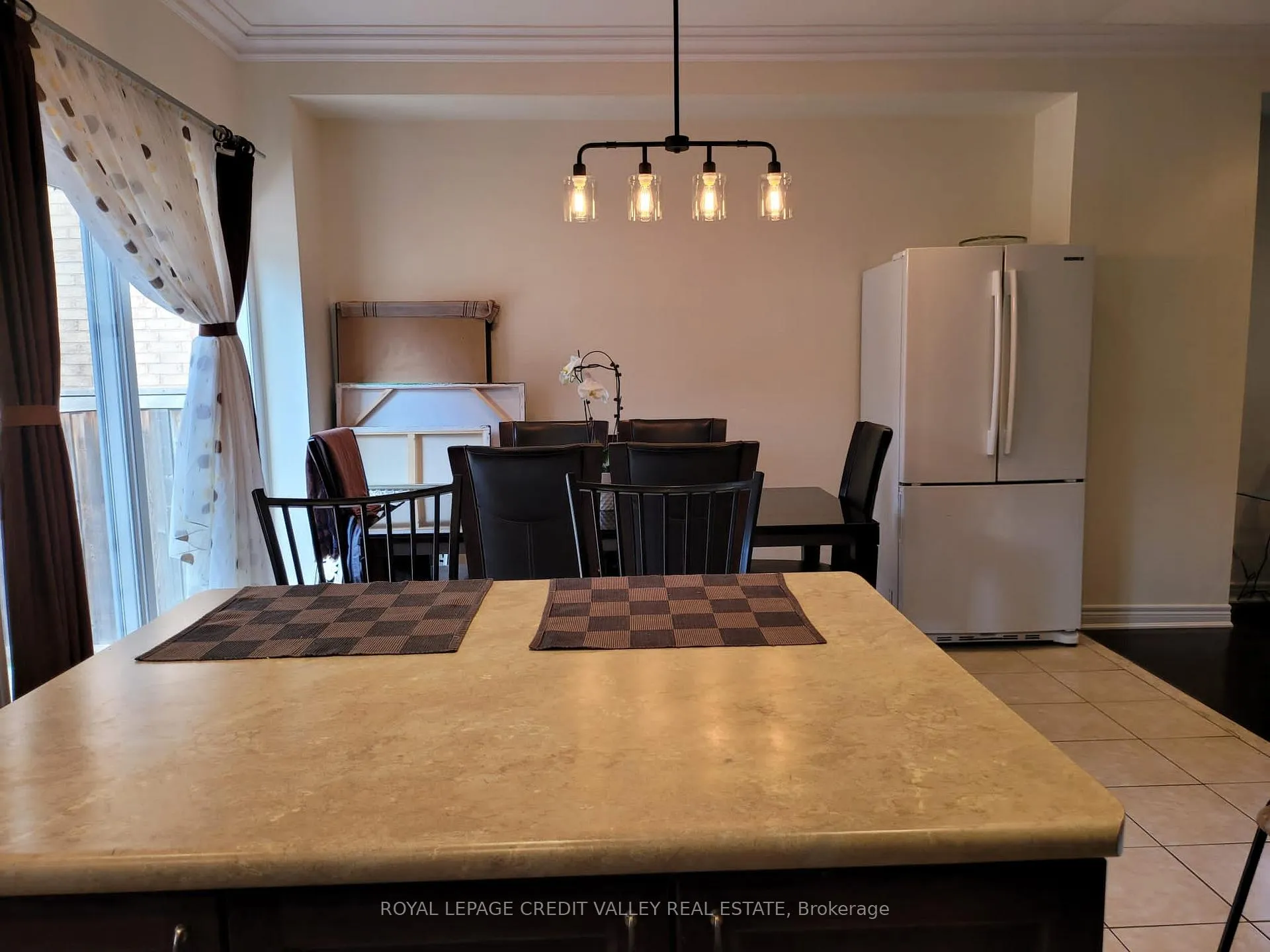 Photo 7 of 38 Brahm Court, Vaughan, Vellore Village — HOMEH