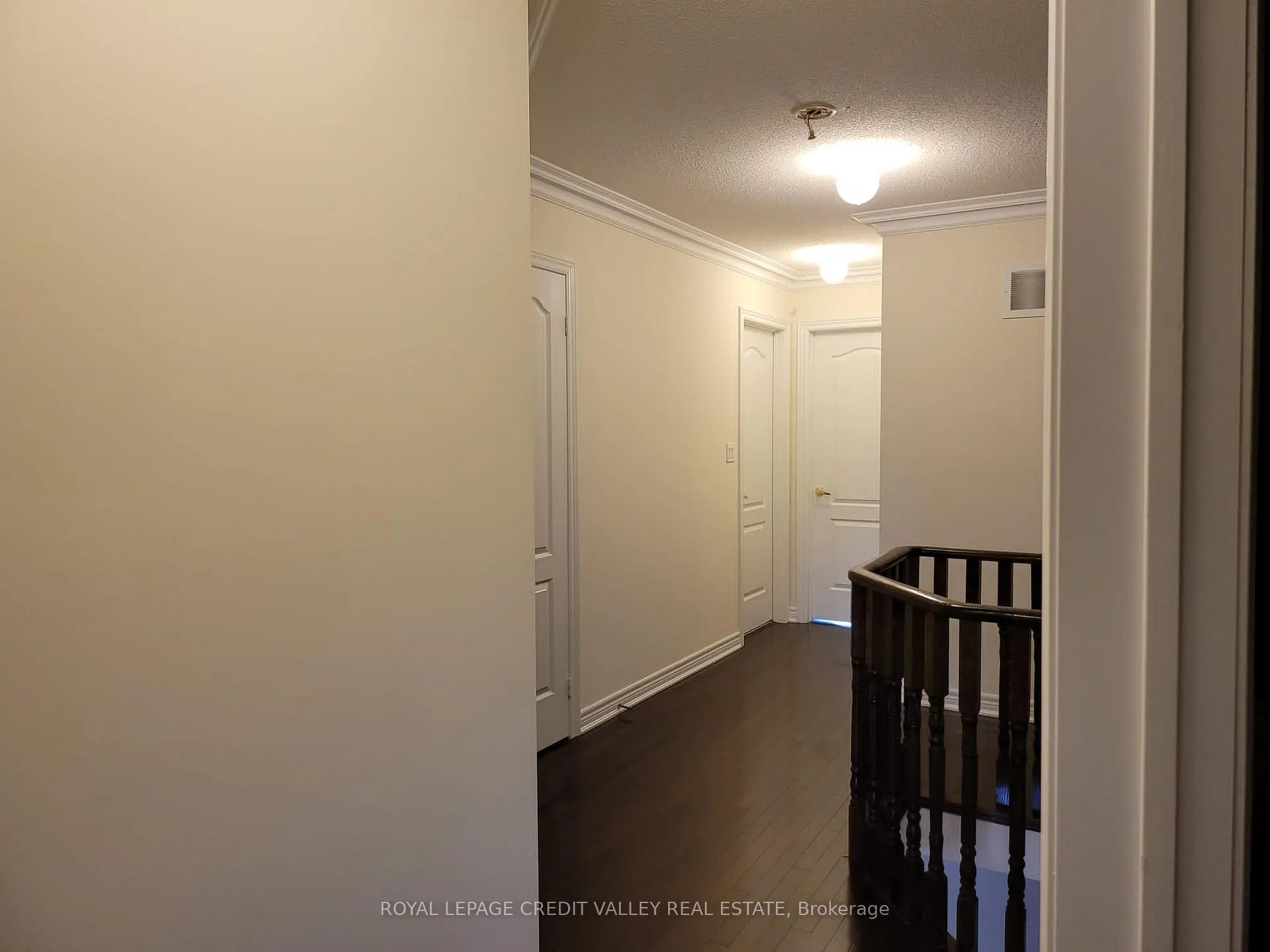 Photo 12 of 38 Brahm Court, Vaughan, Vellore Village — HOMEH